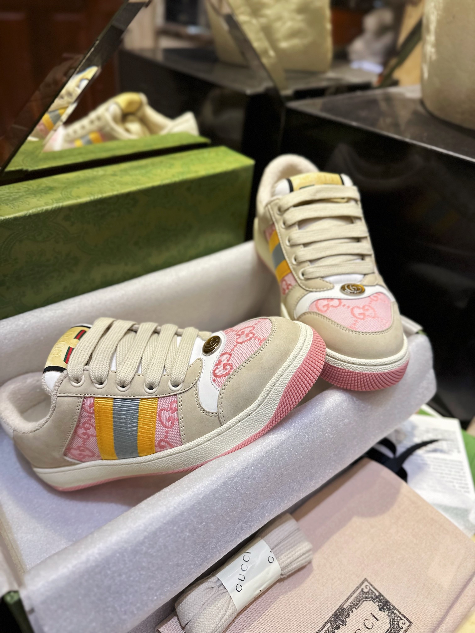 GUCCI Женские кроссовки Screener GUCCI Женские кроссовки Screener