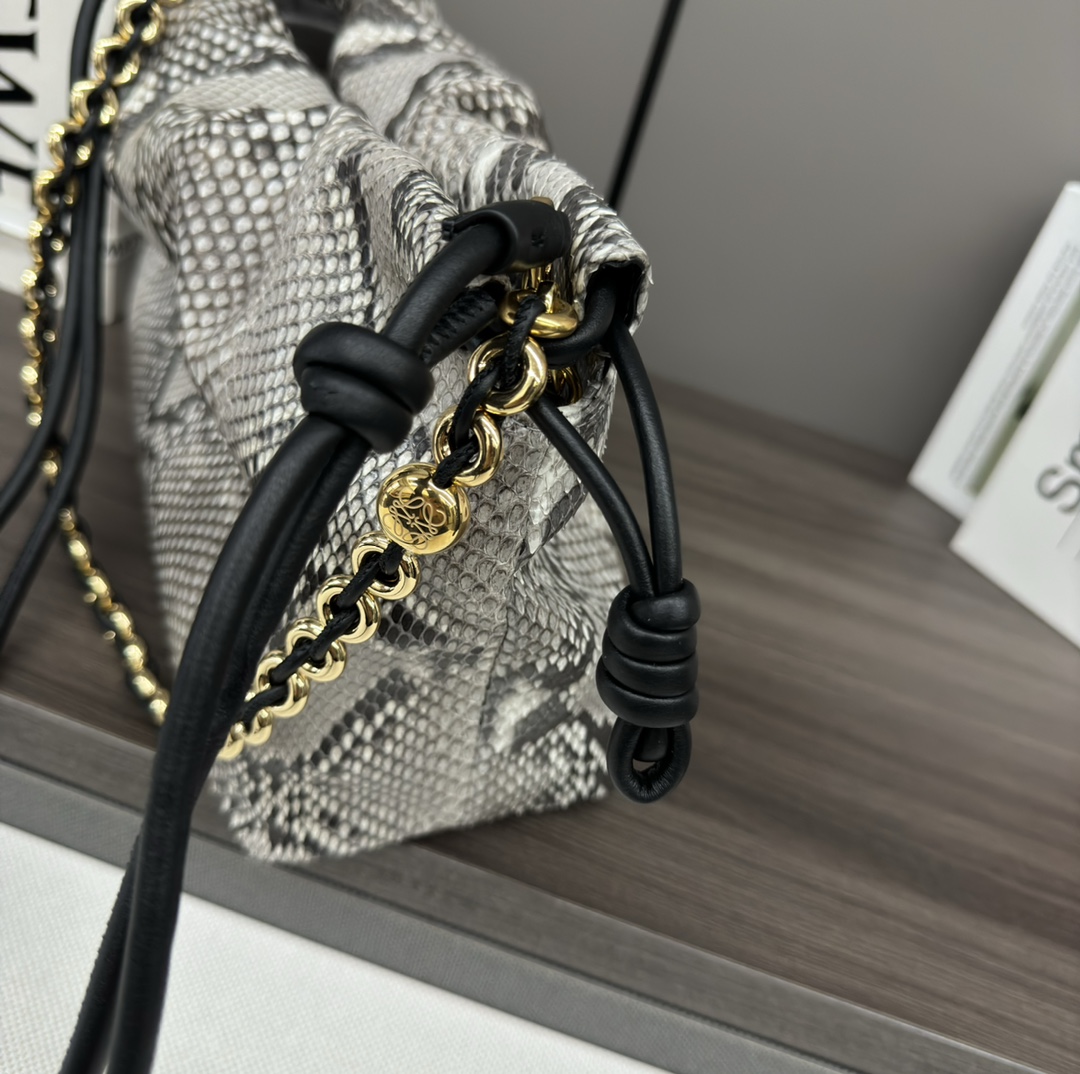 LOEWE Женская сумка Flamenco Purse LOEWE Женская сумка Flamenco Purse