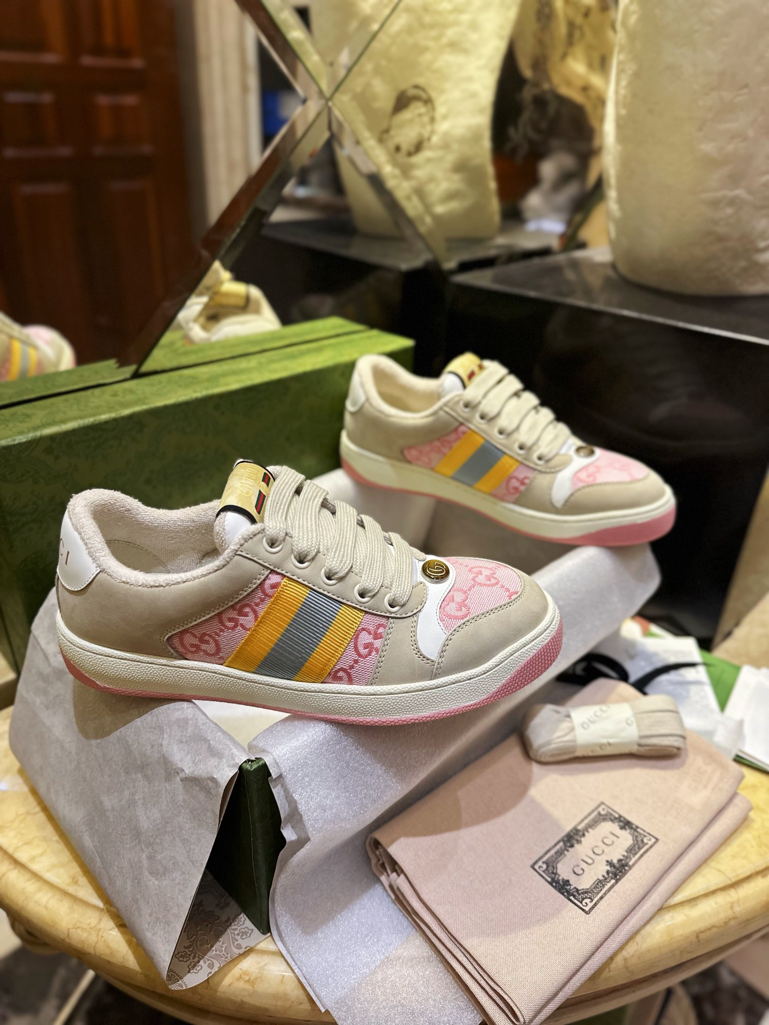 GUCCI Женские кроссовки Screener GUCCI Женские кроссовки Screener