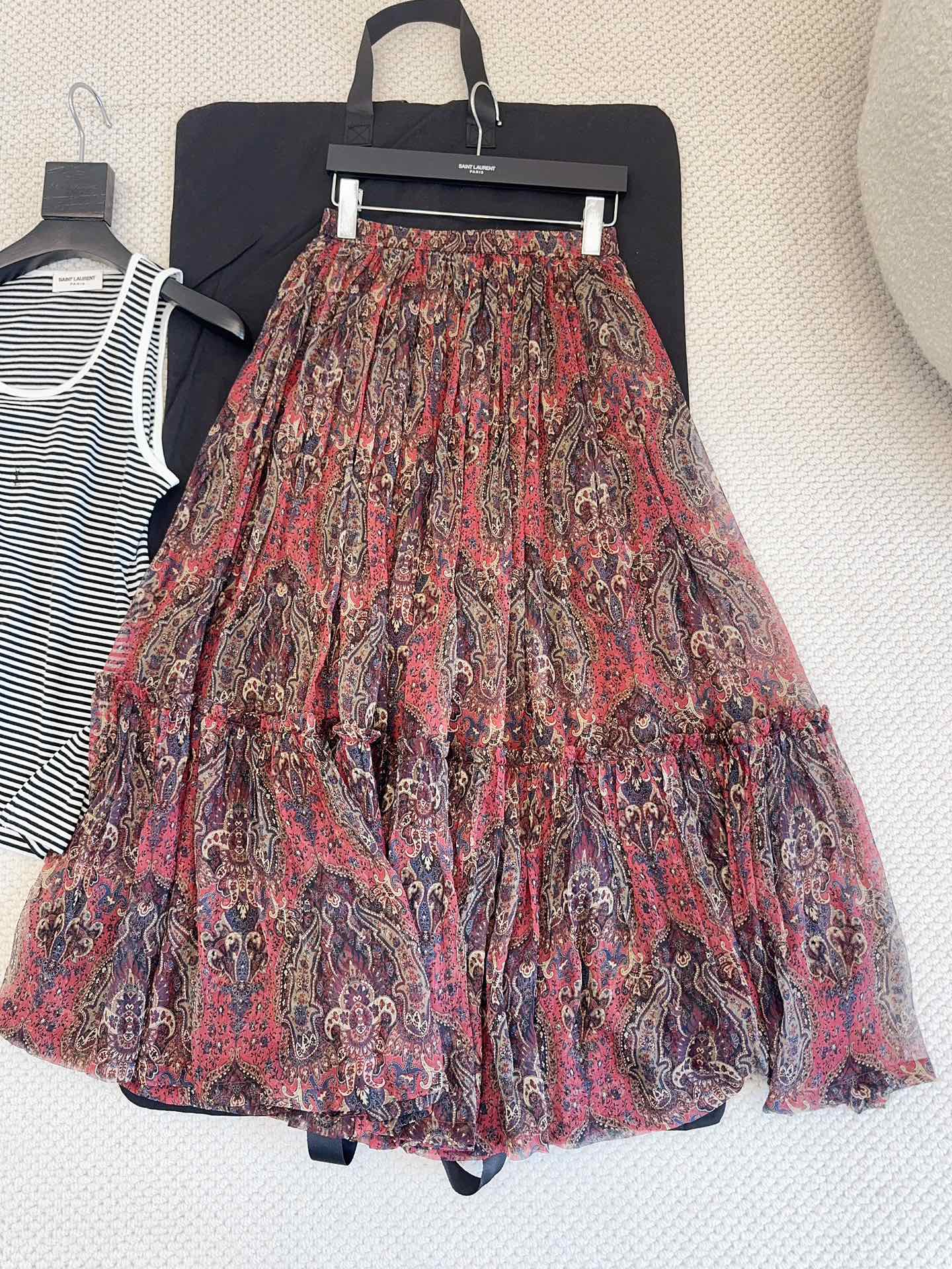 SAINT LAURENT Женская юбка из шелка в ретро винтажном стиле SAINT LAURENT Женская юбка из шелка в ретро винтажном стиле