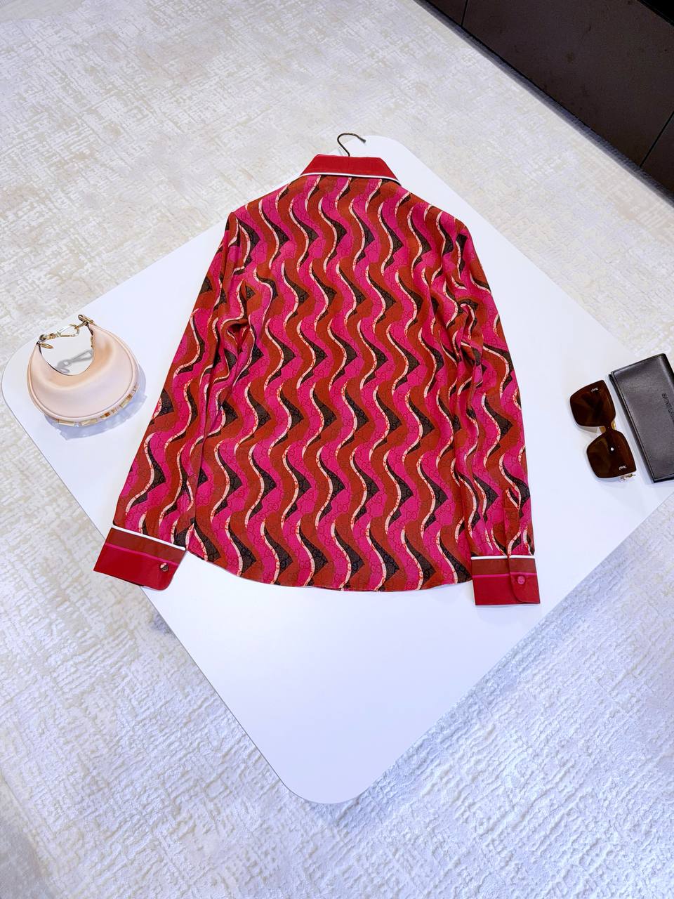 GUCCI Женская шелковая рубашка GUCCI Женская шелковая рубашка