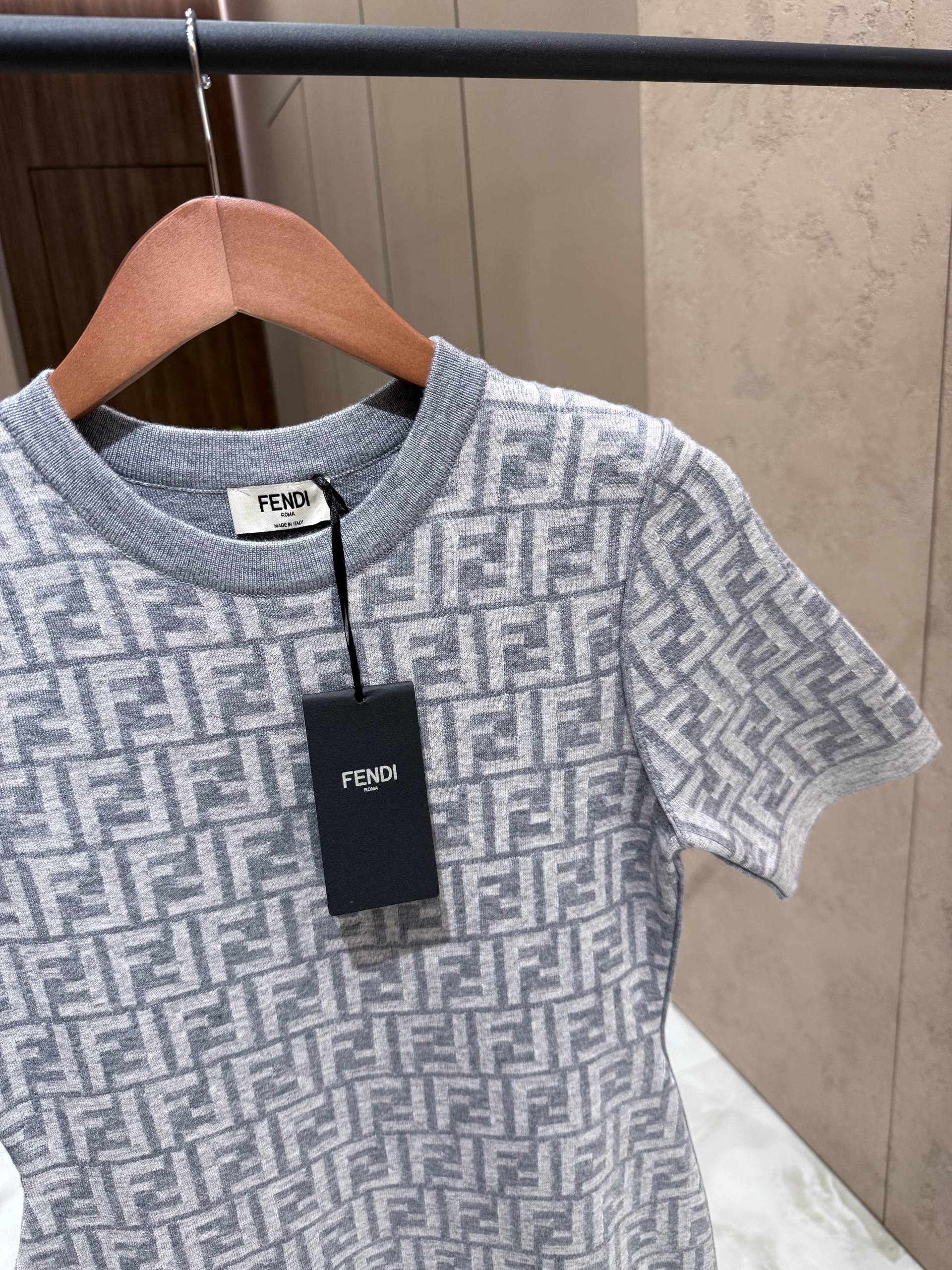 FENDI Женское платье из шерсти FENDI Женское платье из шерсти