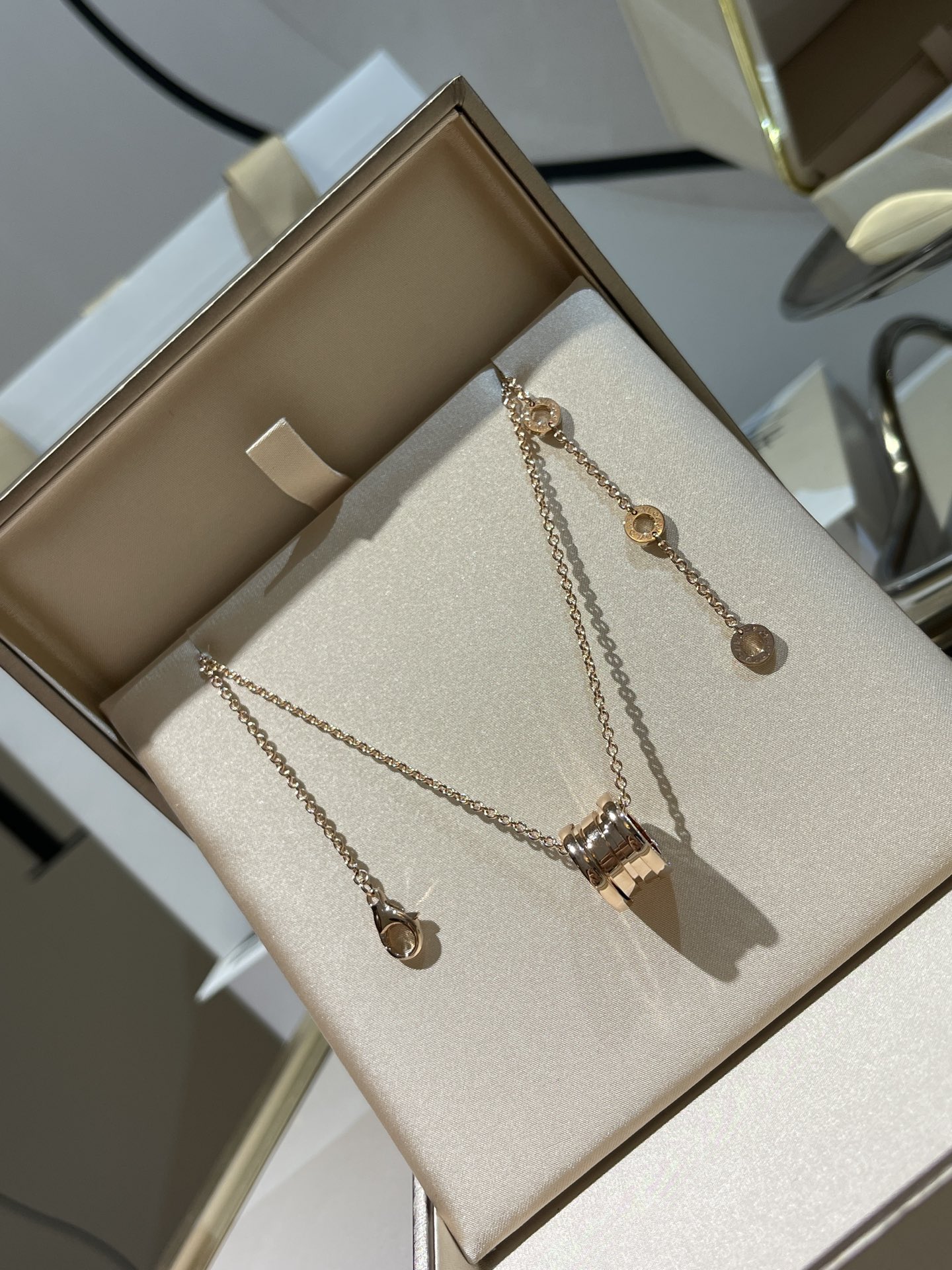 BVLGARI Женское колье B.ZERO 1 розовое золото BVLGARI Женское колье B.ZERO 1 розовое золото