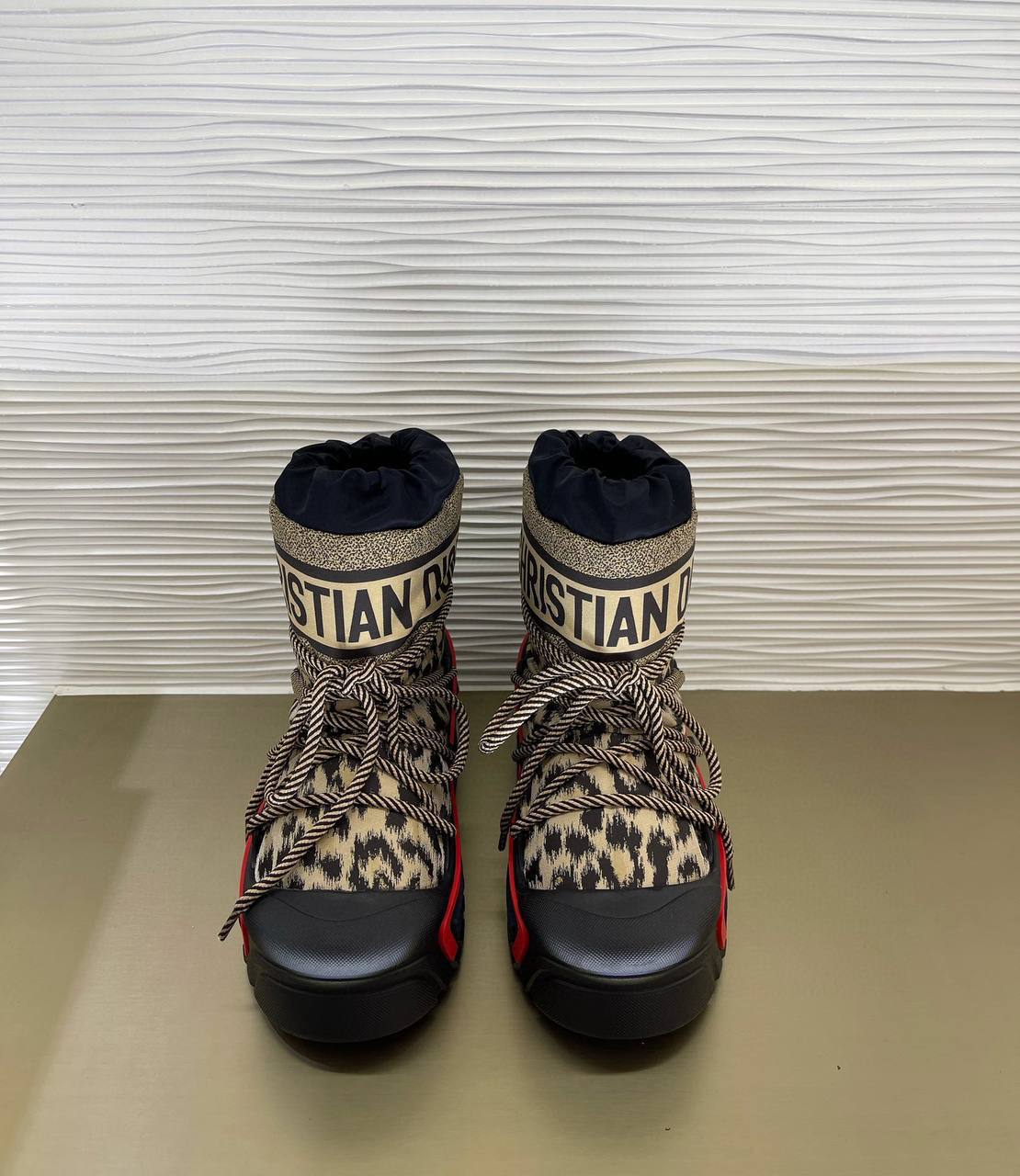 CHRISTIAN DIOR Женские ботинки луноходы CHRISTIAN DIOR Женские ботинки луноходы