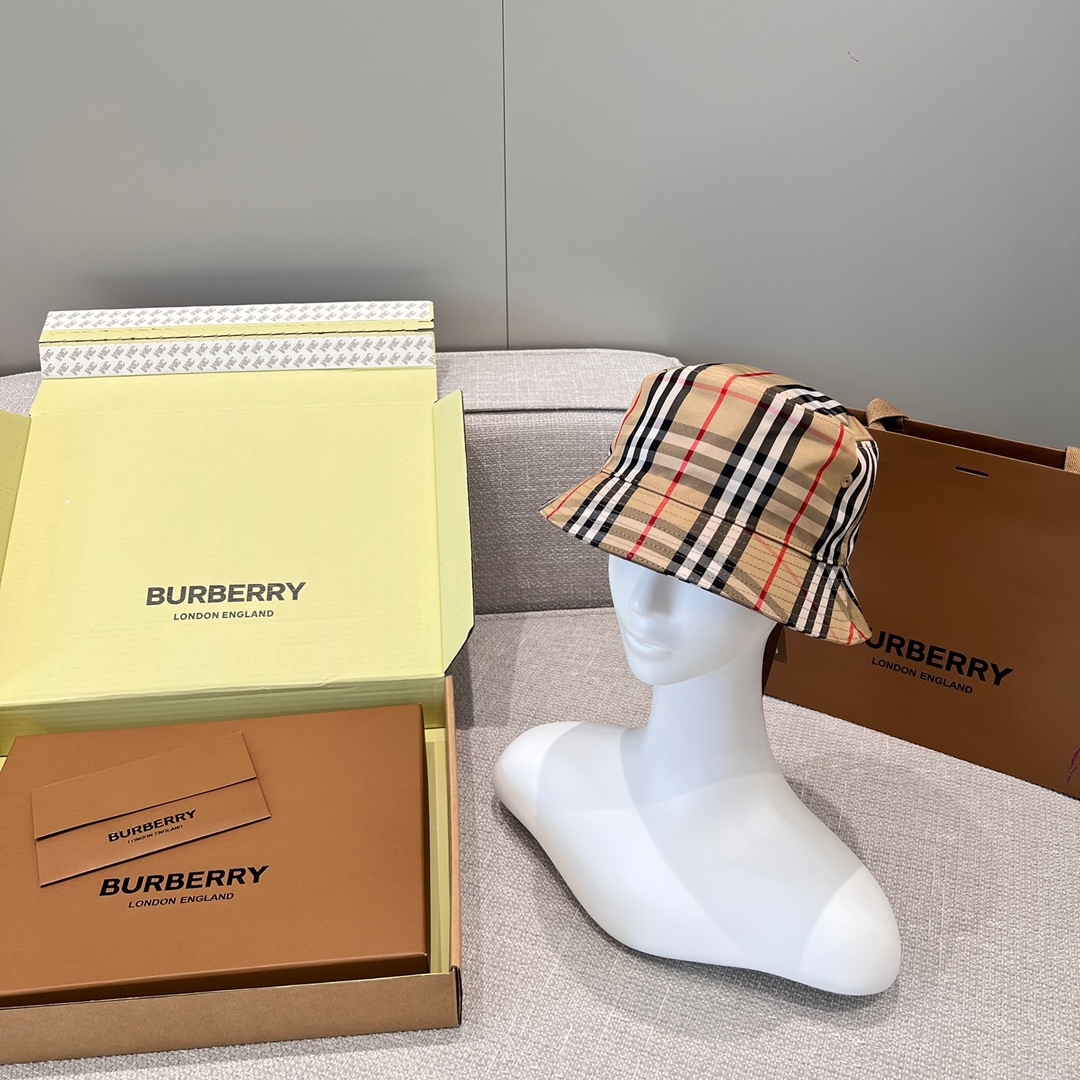 BURBERRY Панама с клетчатым узором BURBERRY Панама с клетчатым узором