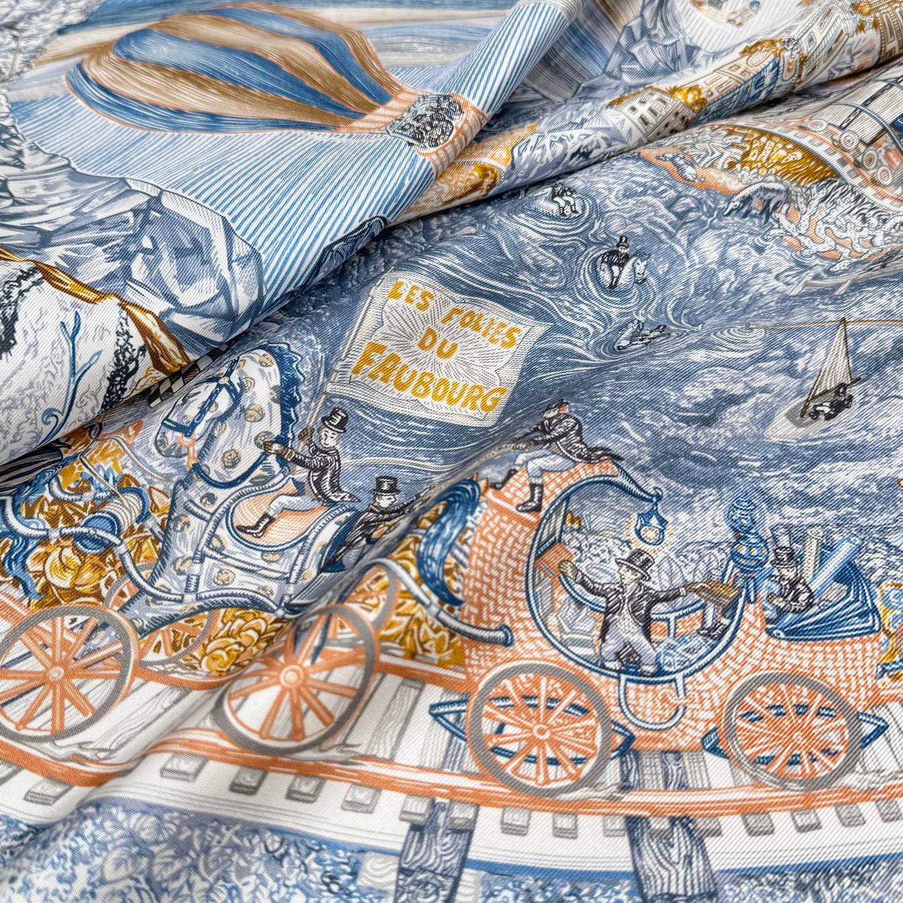 HERMES Женский платок шёлк HERMES Женский платок шёлк