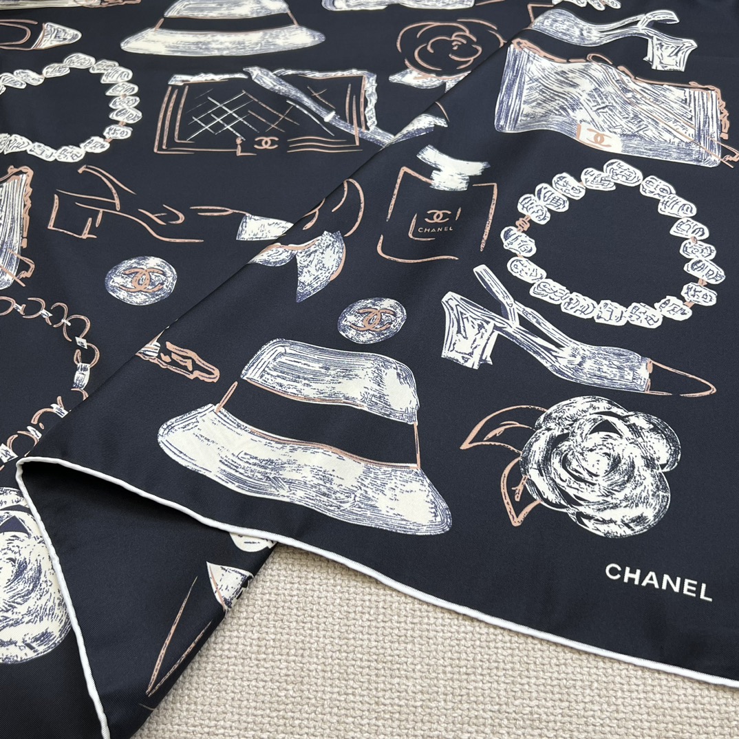 CHANEL Женсий платок из шелка CHANEL Женсий платок из шелка