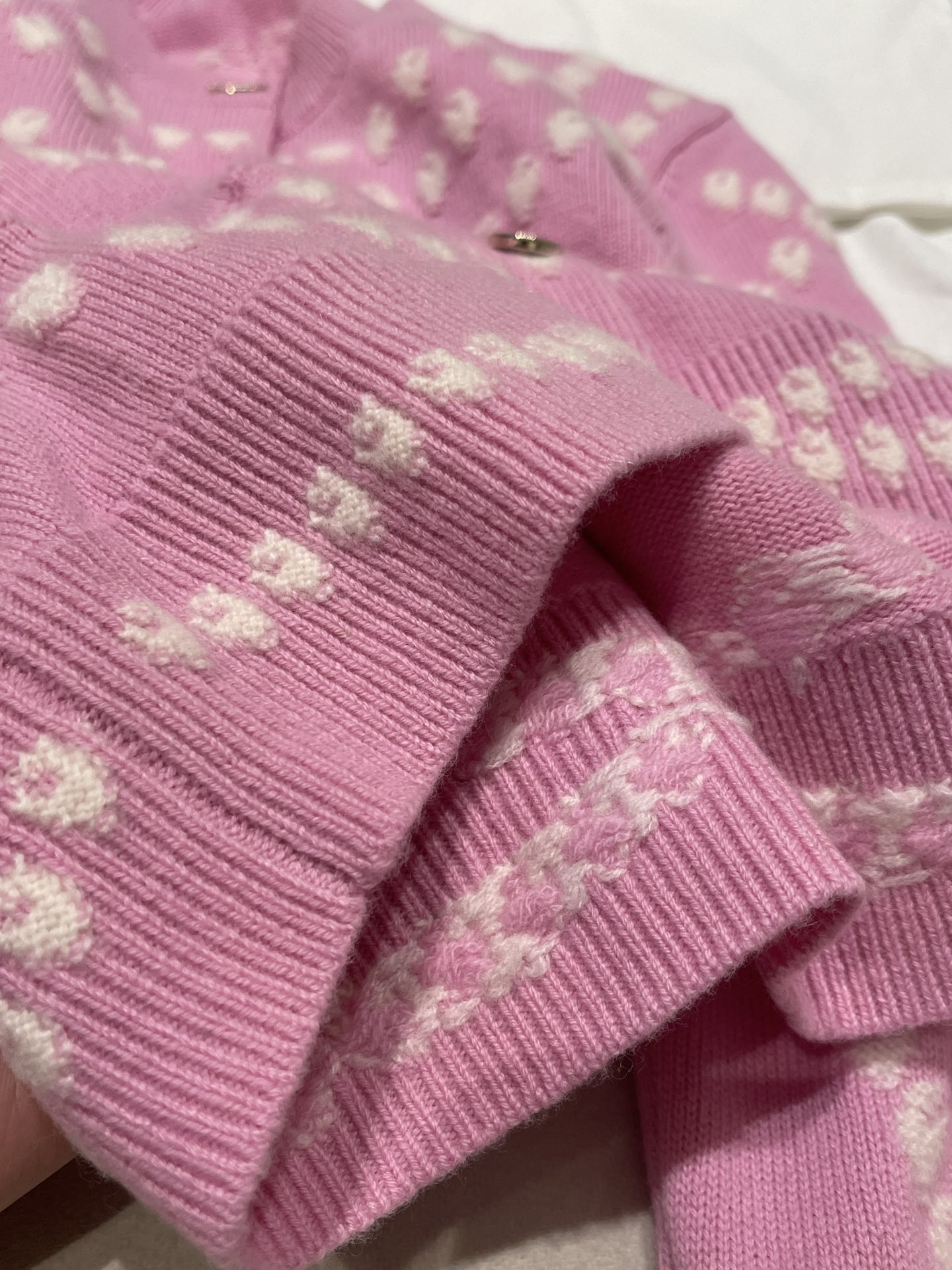 CHANEL Женский кардиган из кашемира CHANEL Женский кардиган из кашемира