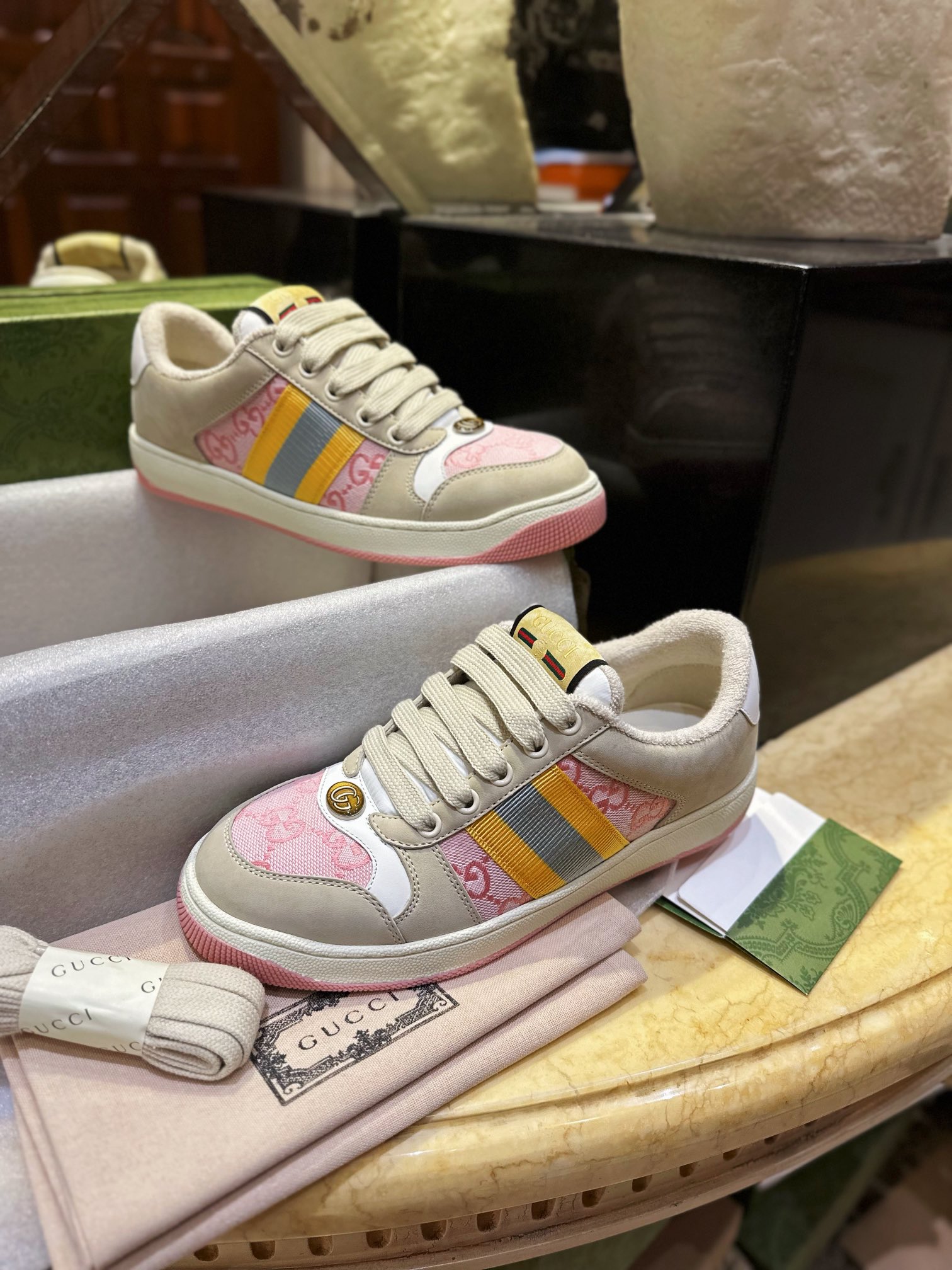 GUCCI Женские кроссовки Screener GUCCI Женские кроссовки Screener