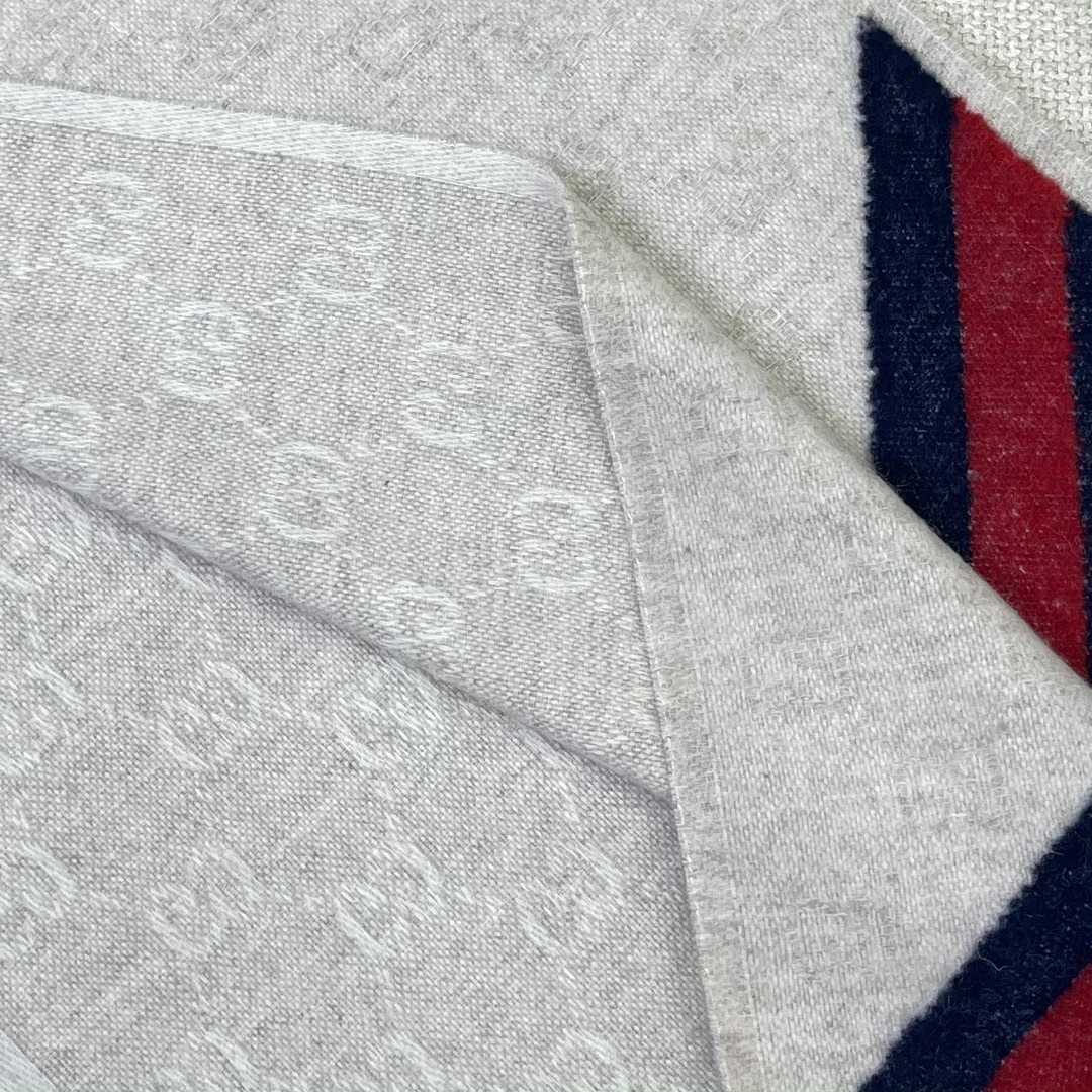 GUCCI Женский шарф из шерсти GUCCI Женский шарф из шерсти