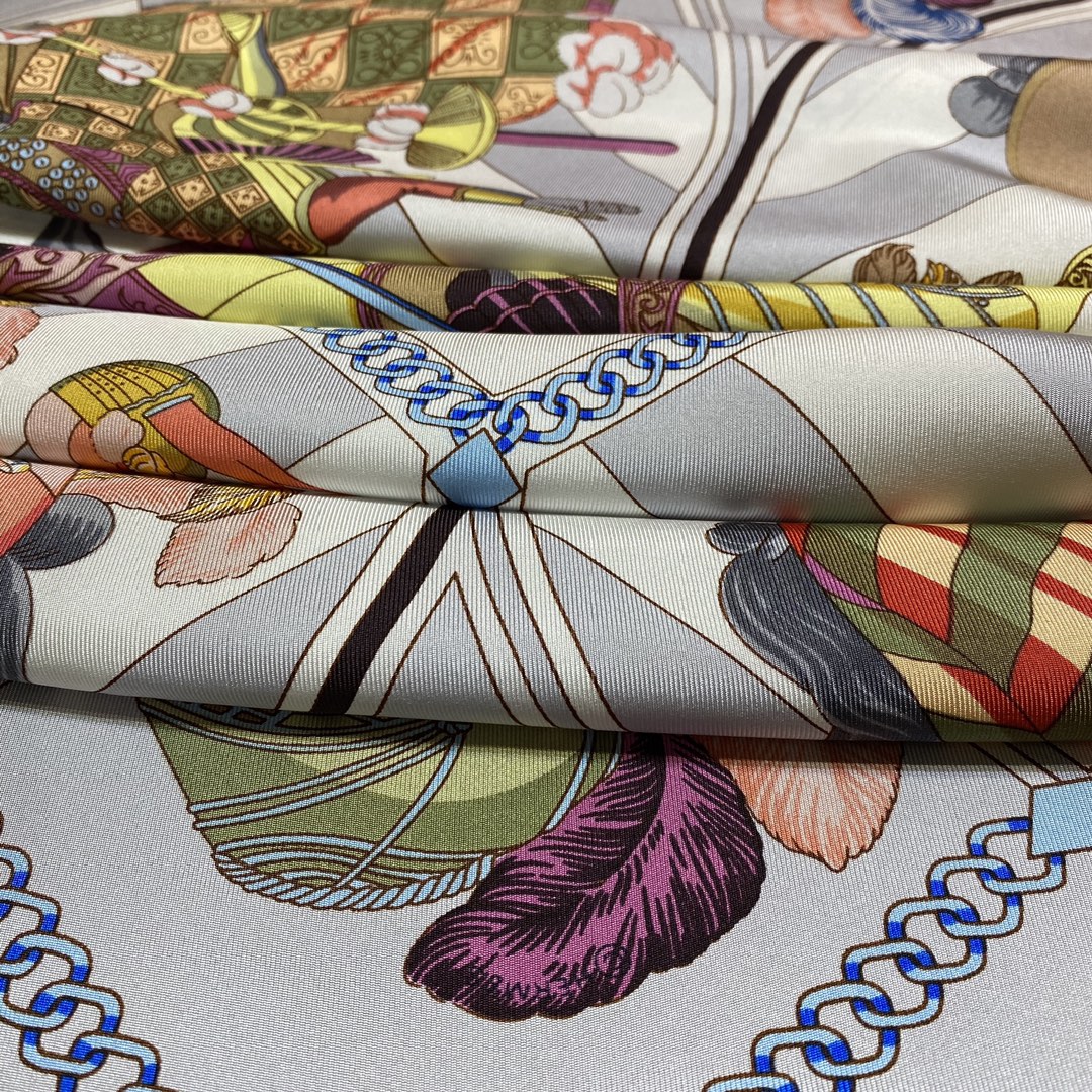 HERMES Платок из шёлка HERMES Платок из шёлка