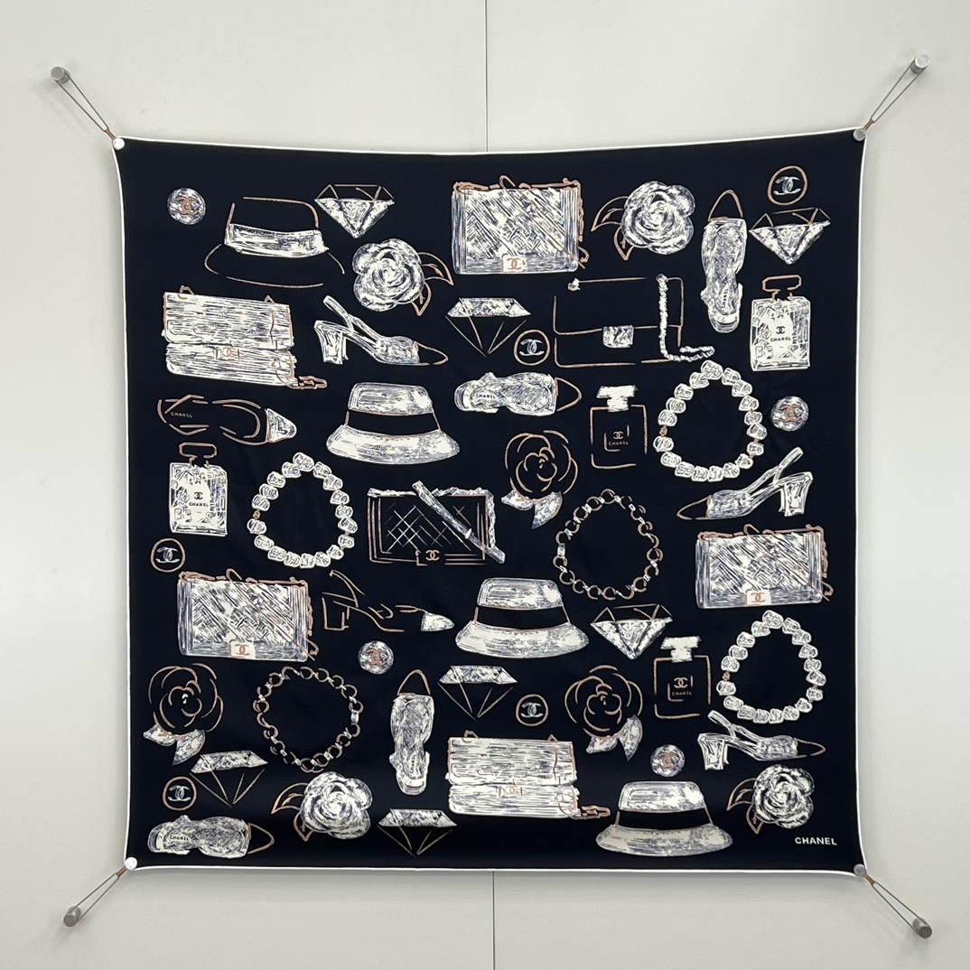 CHANEL Женсий платок из шелка CHANEL Женсий платок из шелка