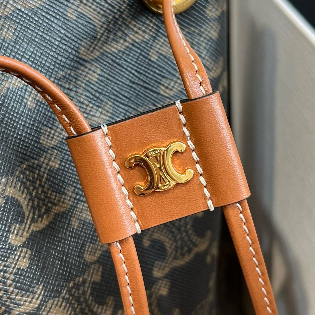 CELINE Женский рюкзак CLARA CELINE Женский рюкзак CLARA