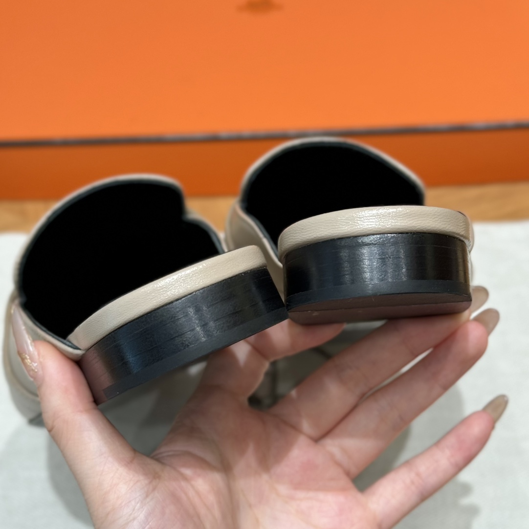 HERMES Женские мюли Oz HERMES Женские мюли Oz