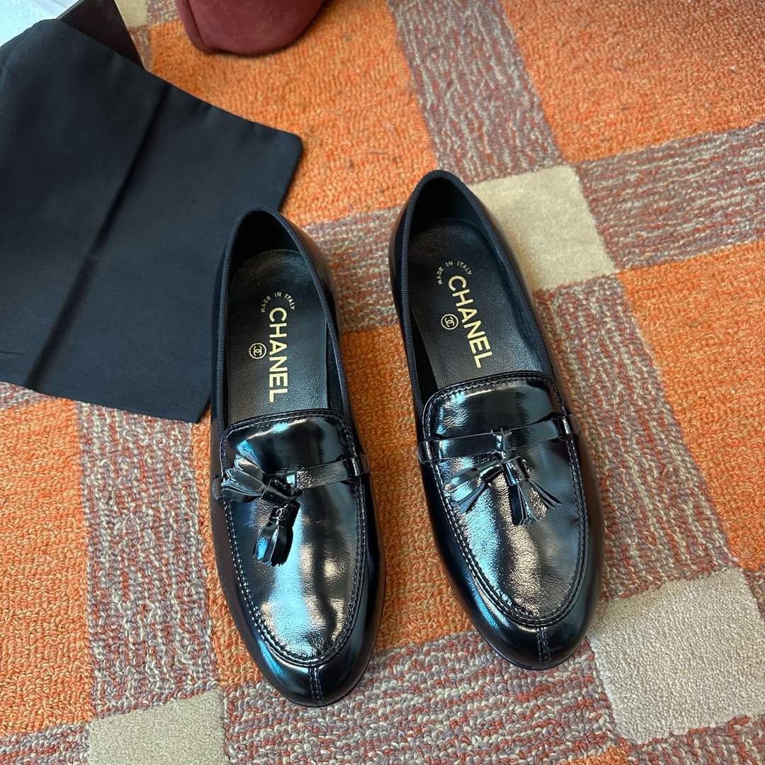 CHANEL Женские кожаные лоферы CHANEL Женские кожаные лоферы