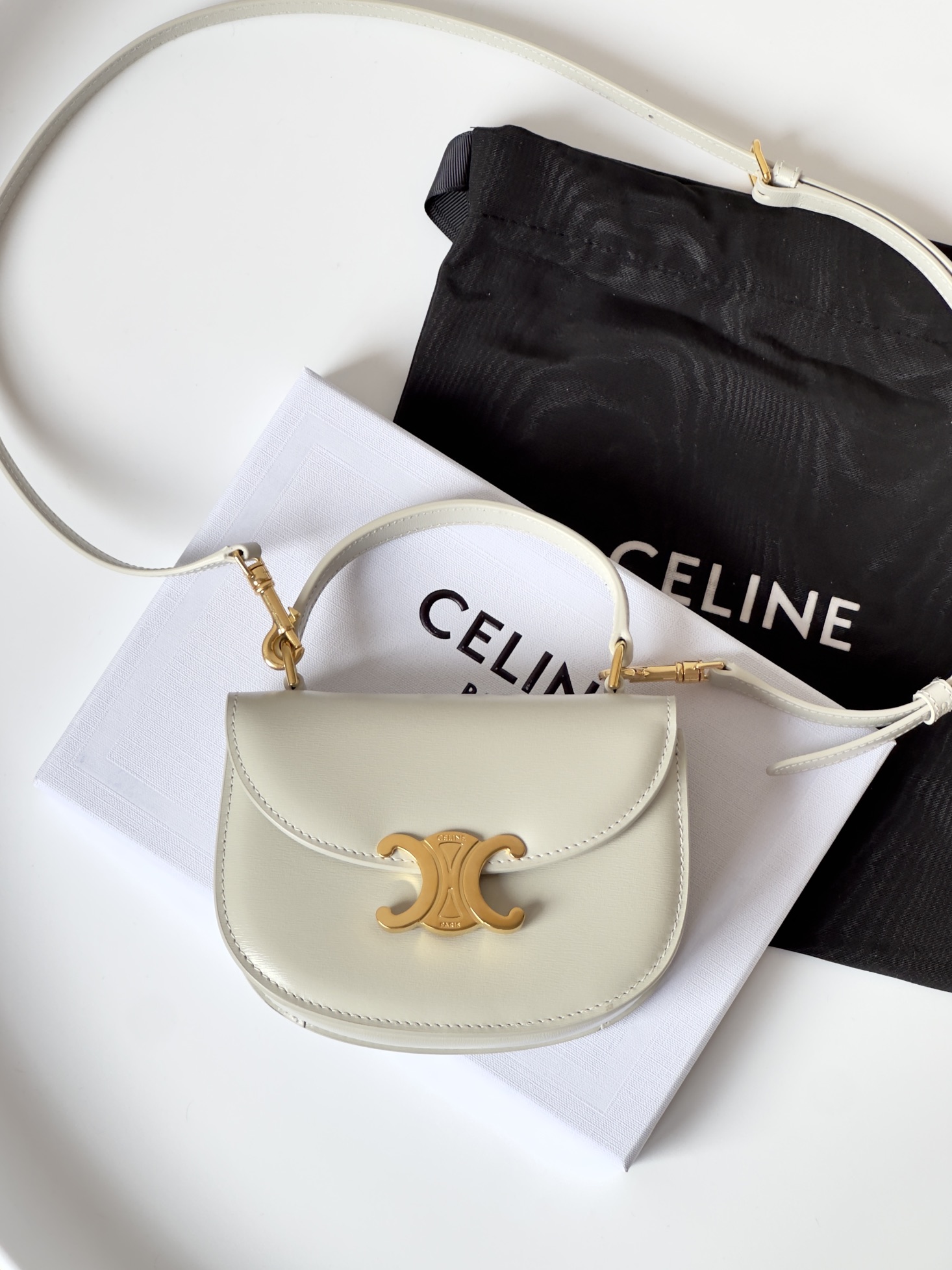CELINE Женская сумка BESACE CLEA mini CELINE Женская сумка BESACE CLEA mini