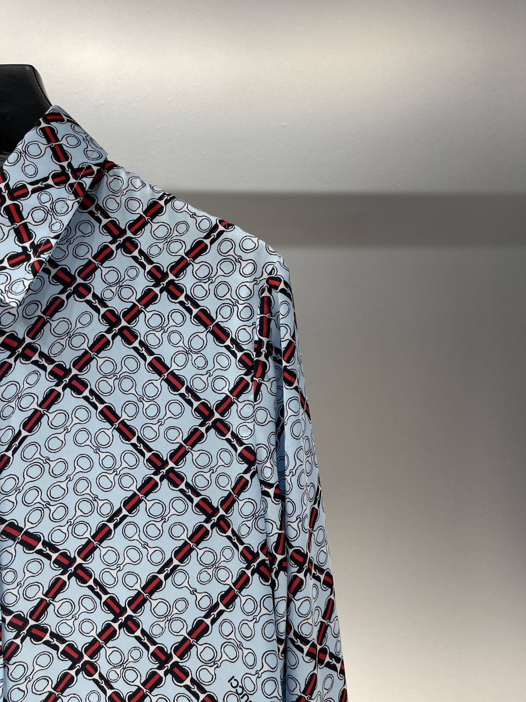 GUCCI Женская рубашка с монограммой GUCCI Женская рубашка с монограммой