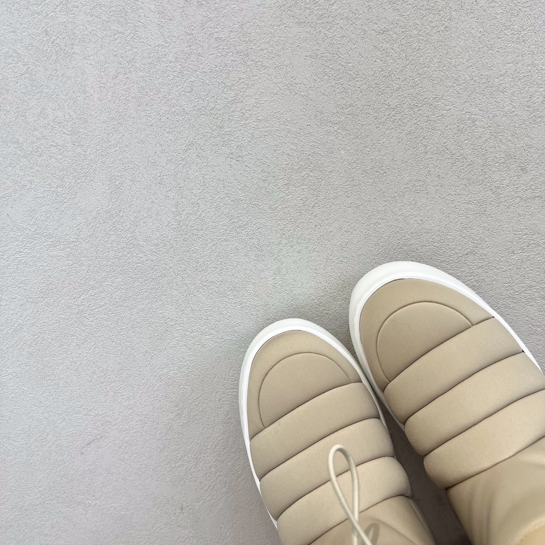 ROGER VIVIER Женские угги на шнуровке ROGER VIVIER Женские угги на шнуровке