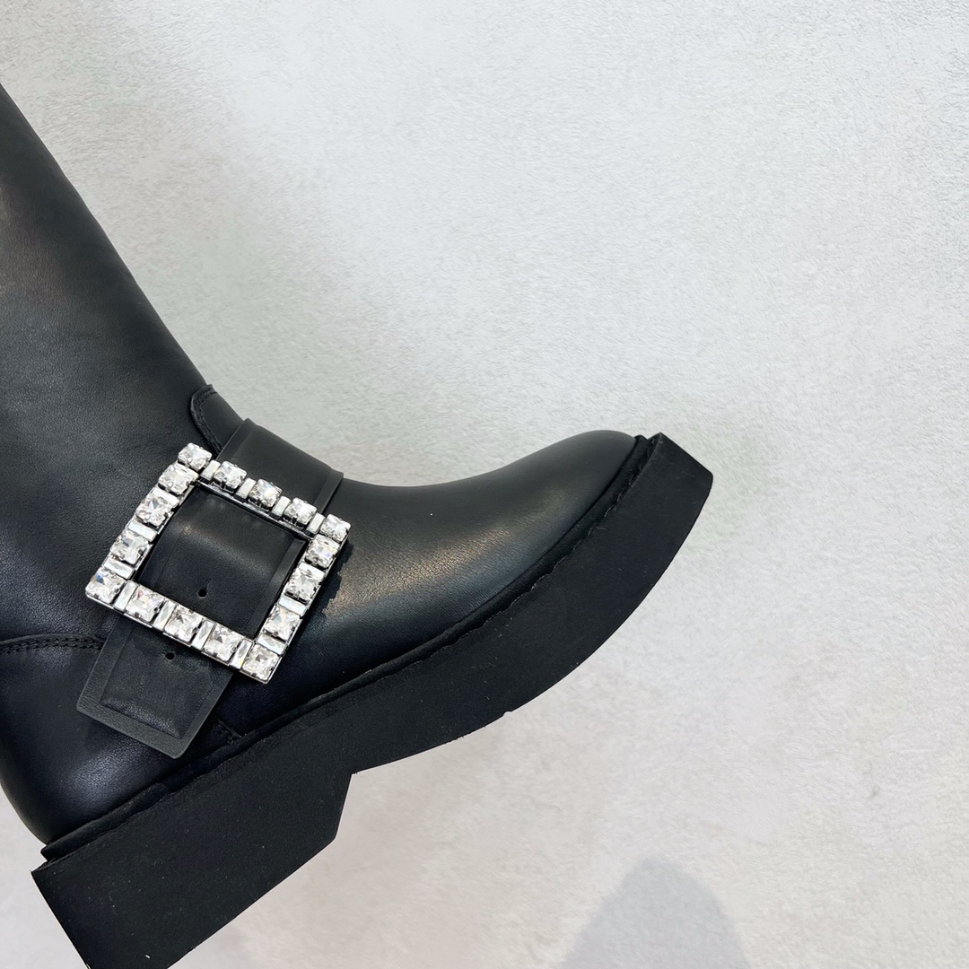 ROGER VIVIER Женские сапоги из коровьей кожи ROGER VIVIER Женские сапоги из коровьей кожи