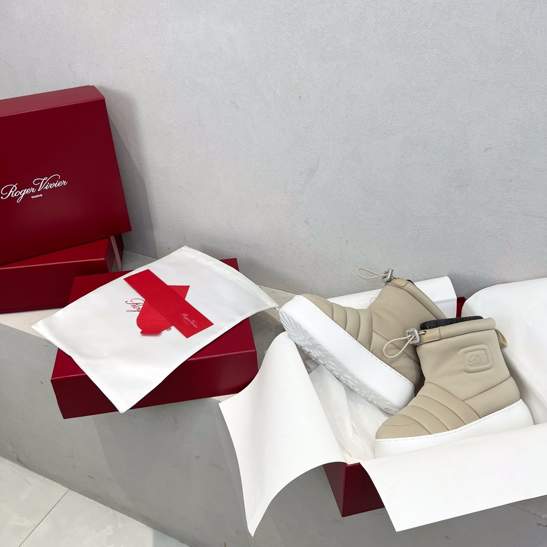 ROGER VIVIER Женские угги на шнуровке ROGER VIVIER Женские угги на шнуровке