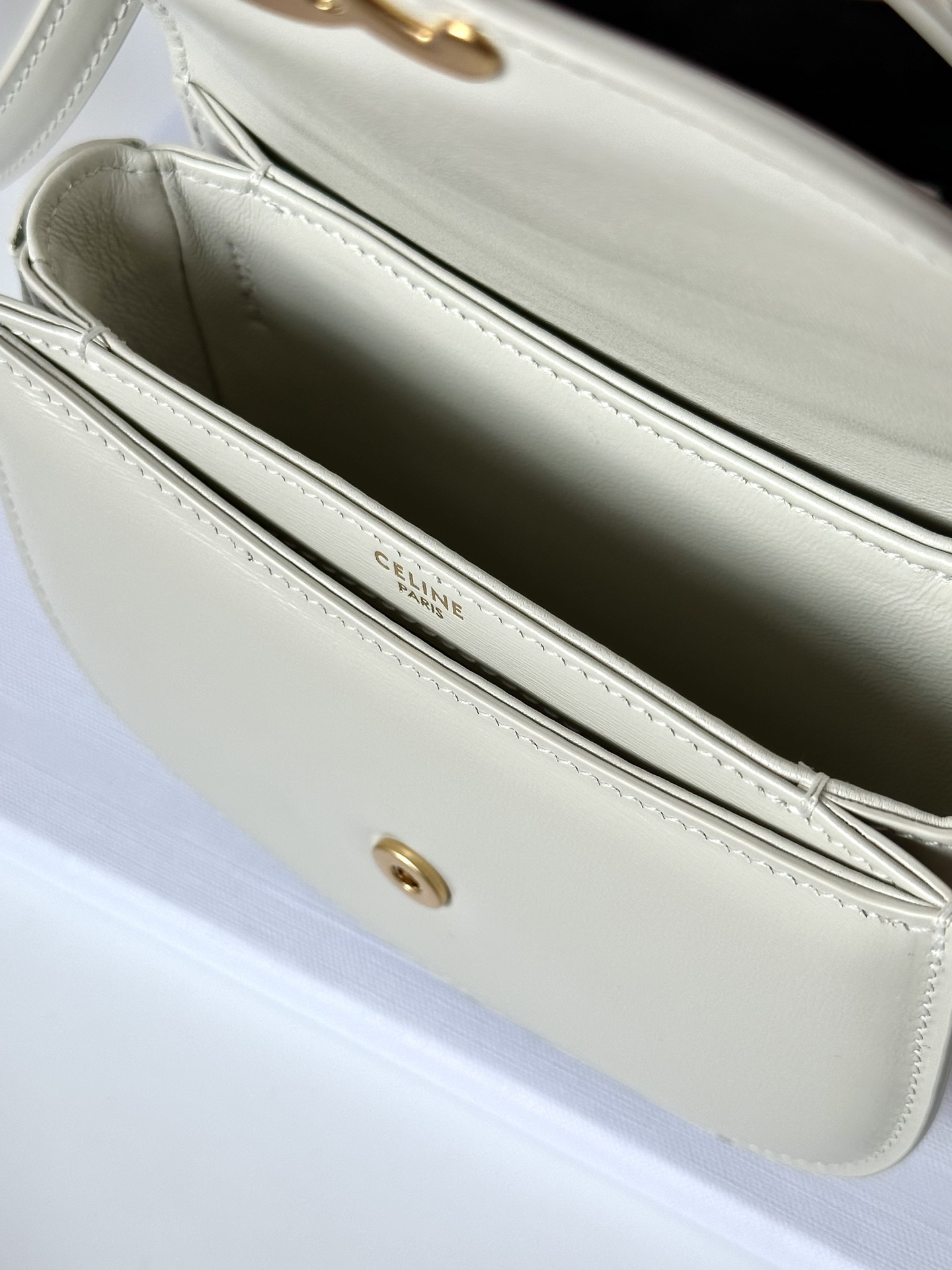 CELINE Женская сумка BESACE CLEA mini CELINE Женская сумка BESACE CLEA mini