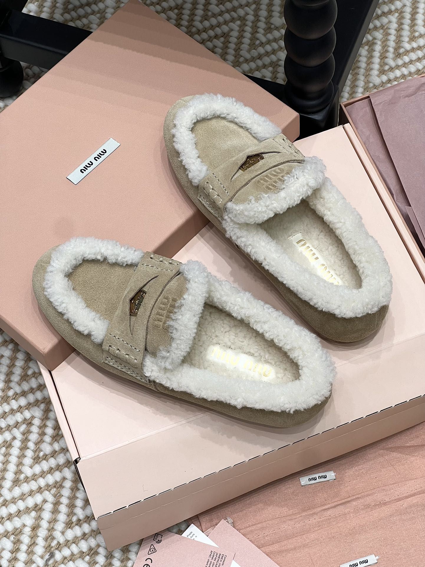 MIU MIU Женские мокасины замша из овчины MIU MIU Женские мокасины замша из овчины