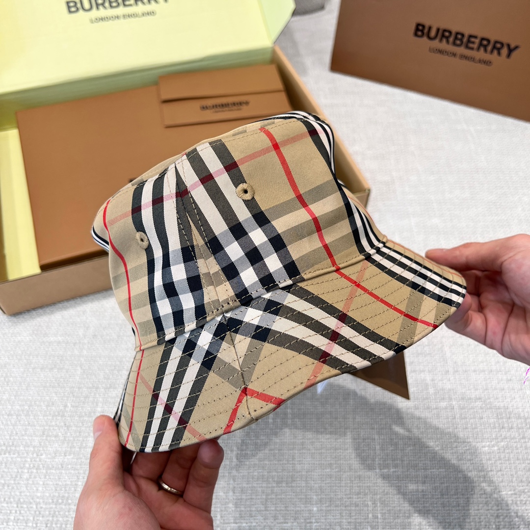 BURBERRY Панама с клетчатым узором BURBERRY Панама с клетчатым узором