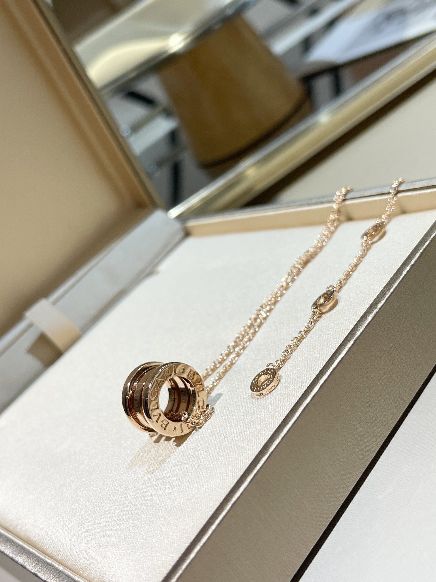 BVLGARI Женское колье B.ZERO 1 розовое золото BVLGARI Женское колье B.ZERO 1 розовое золото