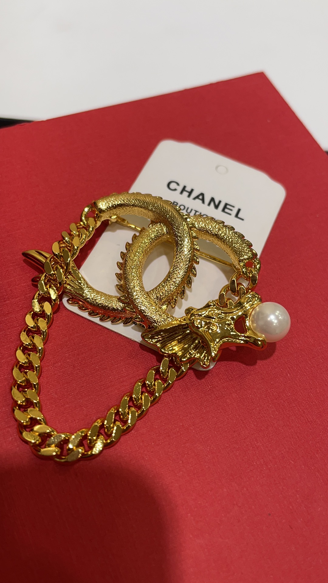 CHANEL Женская брошь в форме дракона CHANEL Женская брошь в форме дракона