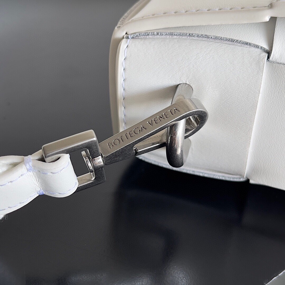 BOTTEGA VENETA Сумка Cassette BOTTEGA VENETA Сумка Cassette