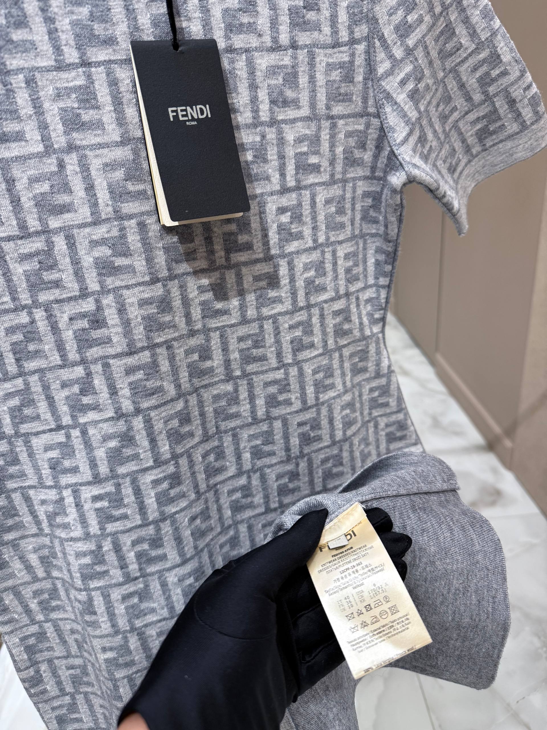 FENDI Женское платье из шерсти FENDI Женское платье из шерсти