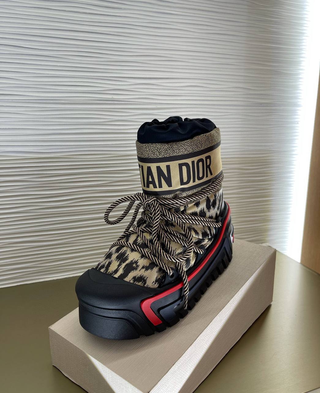 CHRISTIAN DIOR Женские ботинки луноходы CHRISTIAN DIOR Женские ботинки луноходы