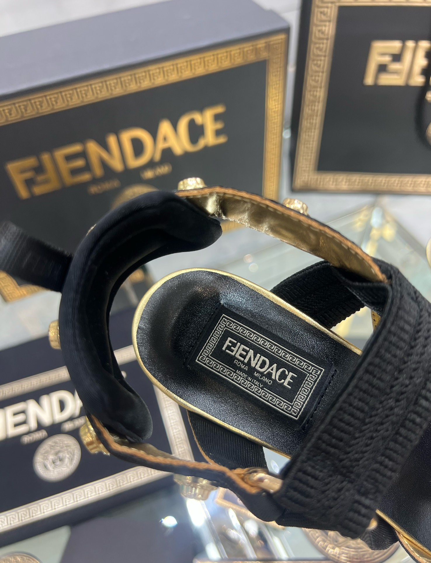 FENDI Женские туфли FENDI Женские туфли
