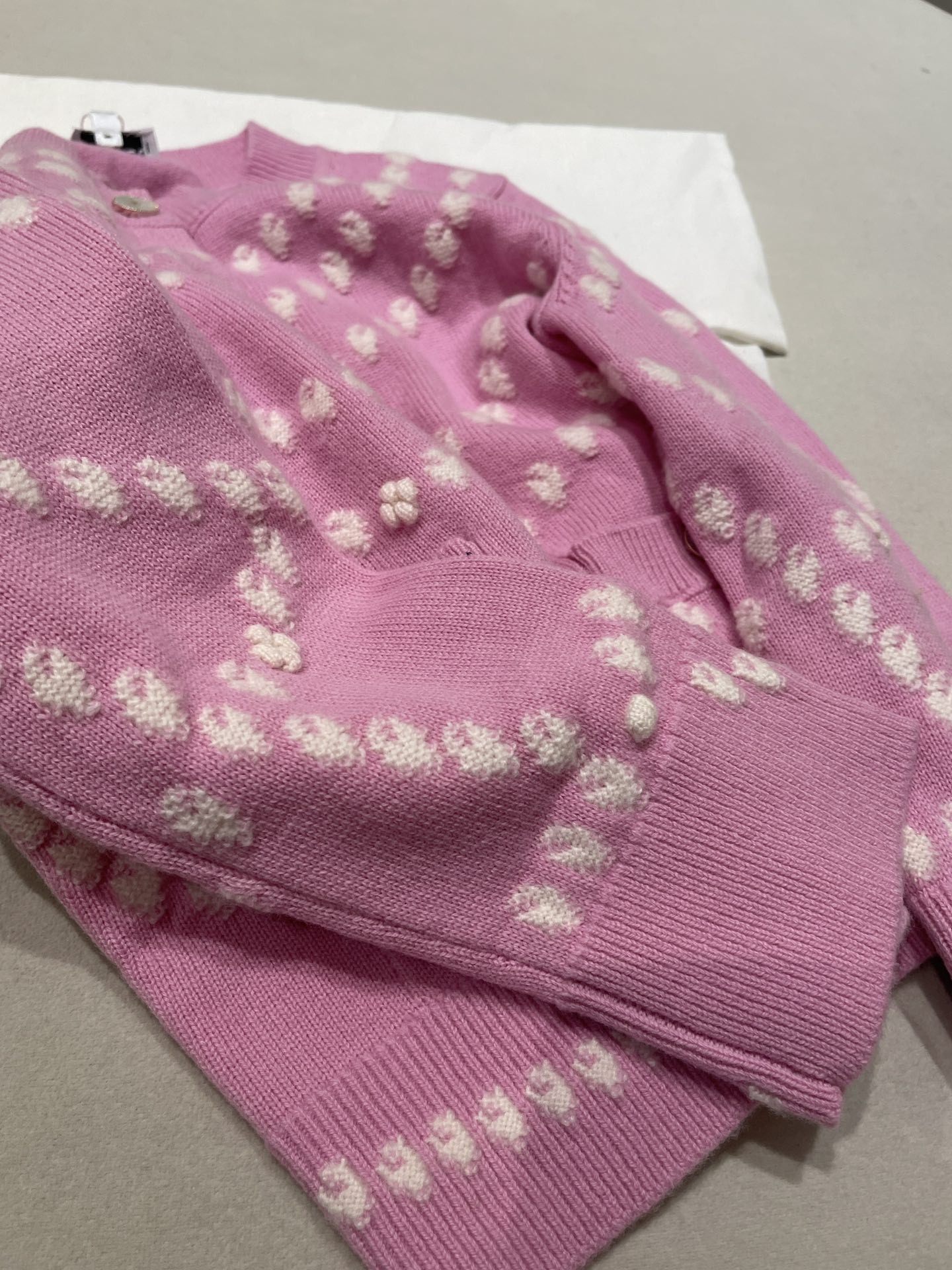 CHANEL Женский кардиган из кашемира CHANEL Женский кардиган из кашемира