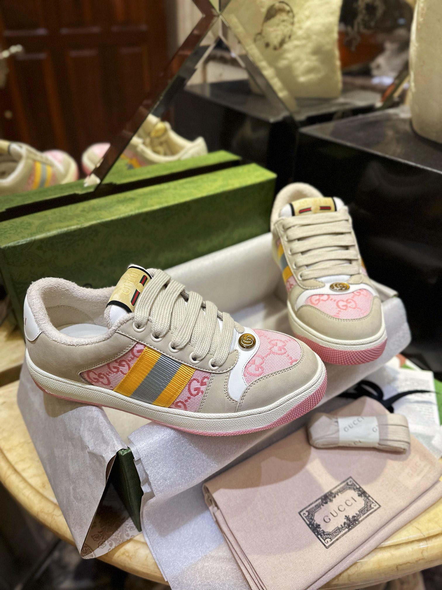 GUCCI Женские кроссовки Screener GUCCI Женские кроссовки Screener