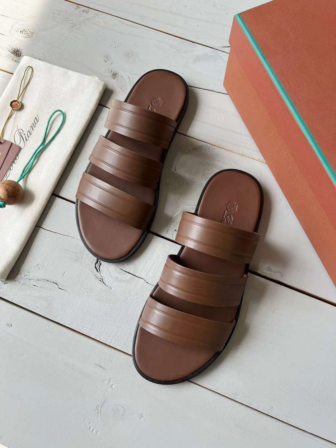 LORO PIANA Мужские сандалии из кожи LORO PIANA Мужские сандалии из кожи