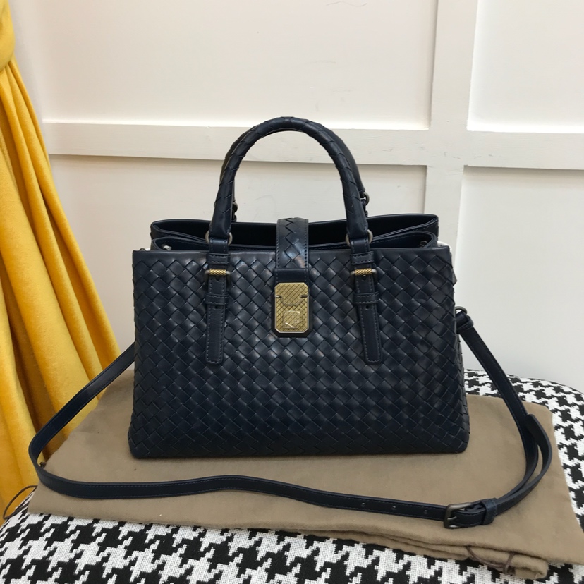 BOTTEGA VENETA Сумка Roma Medium из мягкой кожи BOTTEGA VENETA Сумка Roma Medium из мягкой кожи