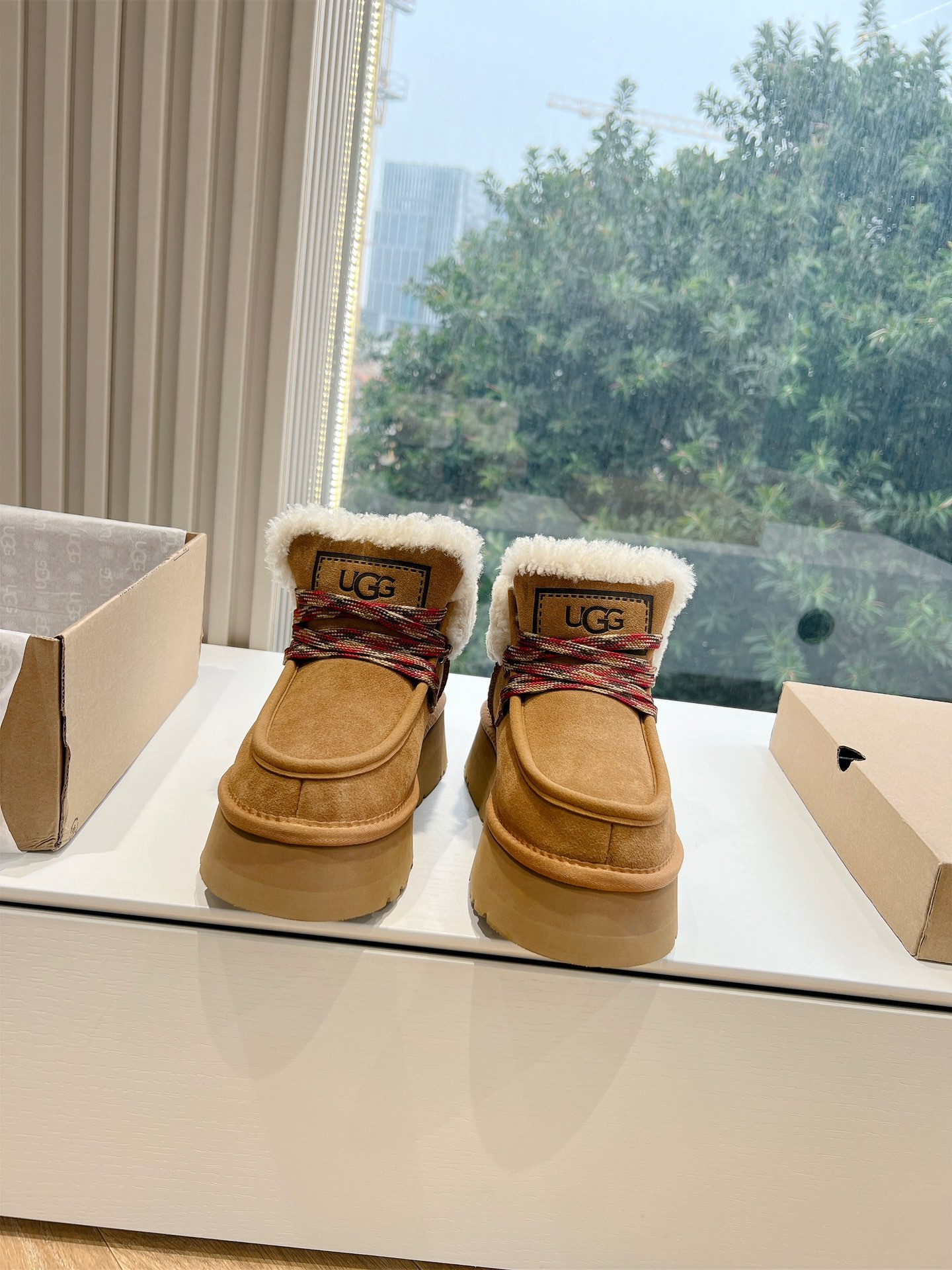 UGG Женские угги коричневые UGG Женские угги коричневые