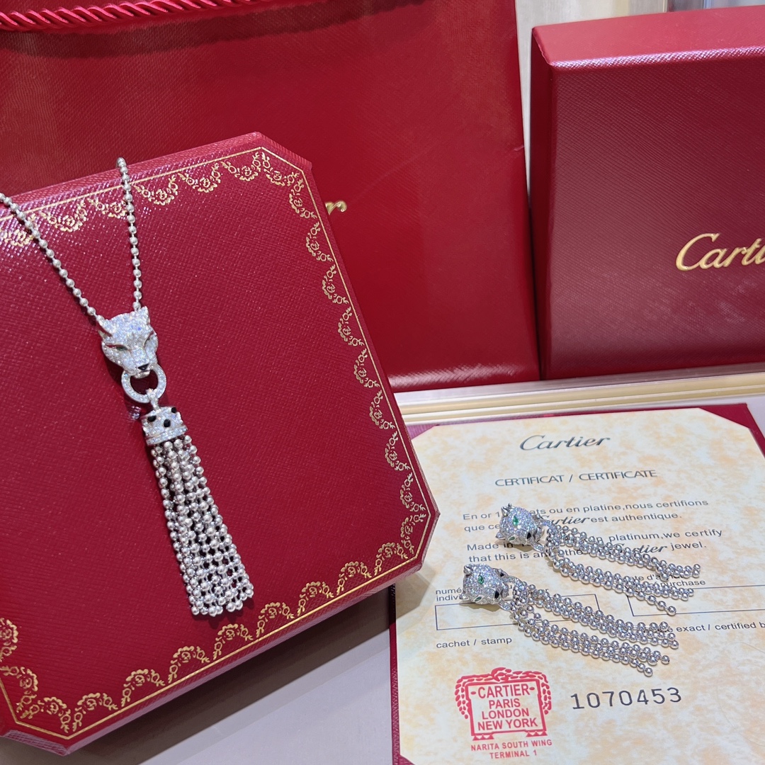 CARTIER Колье Panthère из белого золота с изумрудами CARTIER Колье Panthère из белого золота с изумрудами