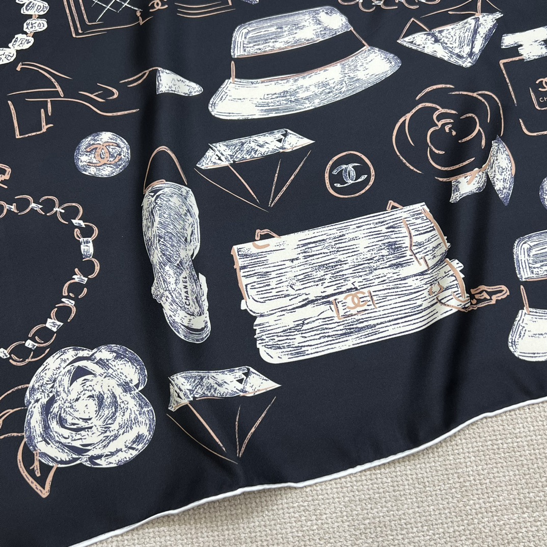 CHANEL Женсий платок из шелка CHANEL Женсий платок из шелка