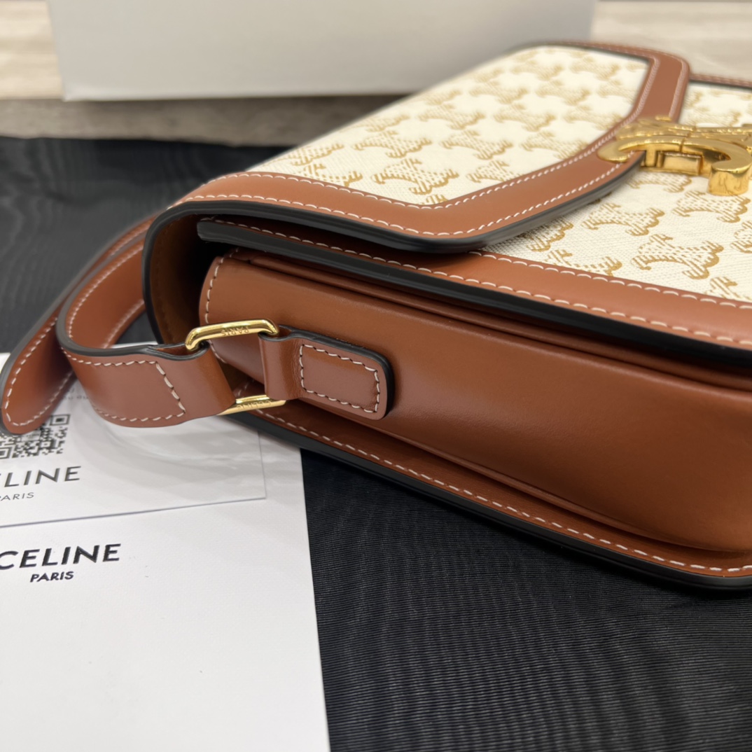 CELINE Женская сумка CLASSIQUE TRIOMPHE CELINE Женская сумка CLASSIQUE TRIOMPHE