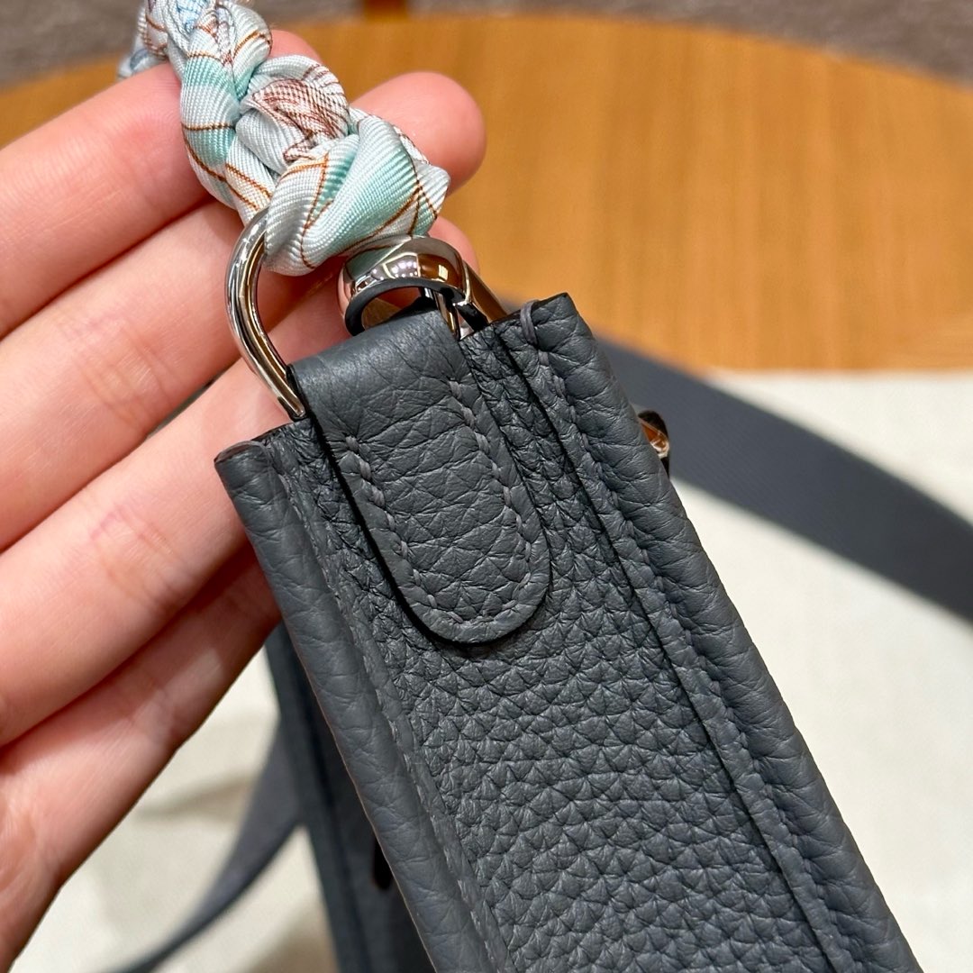 HERMES Женская сумка Evelyne 16 см H0 Clemence HERMES Женская сумка Evelyne 16 см H0 Clemence