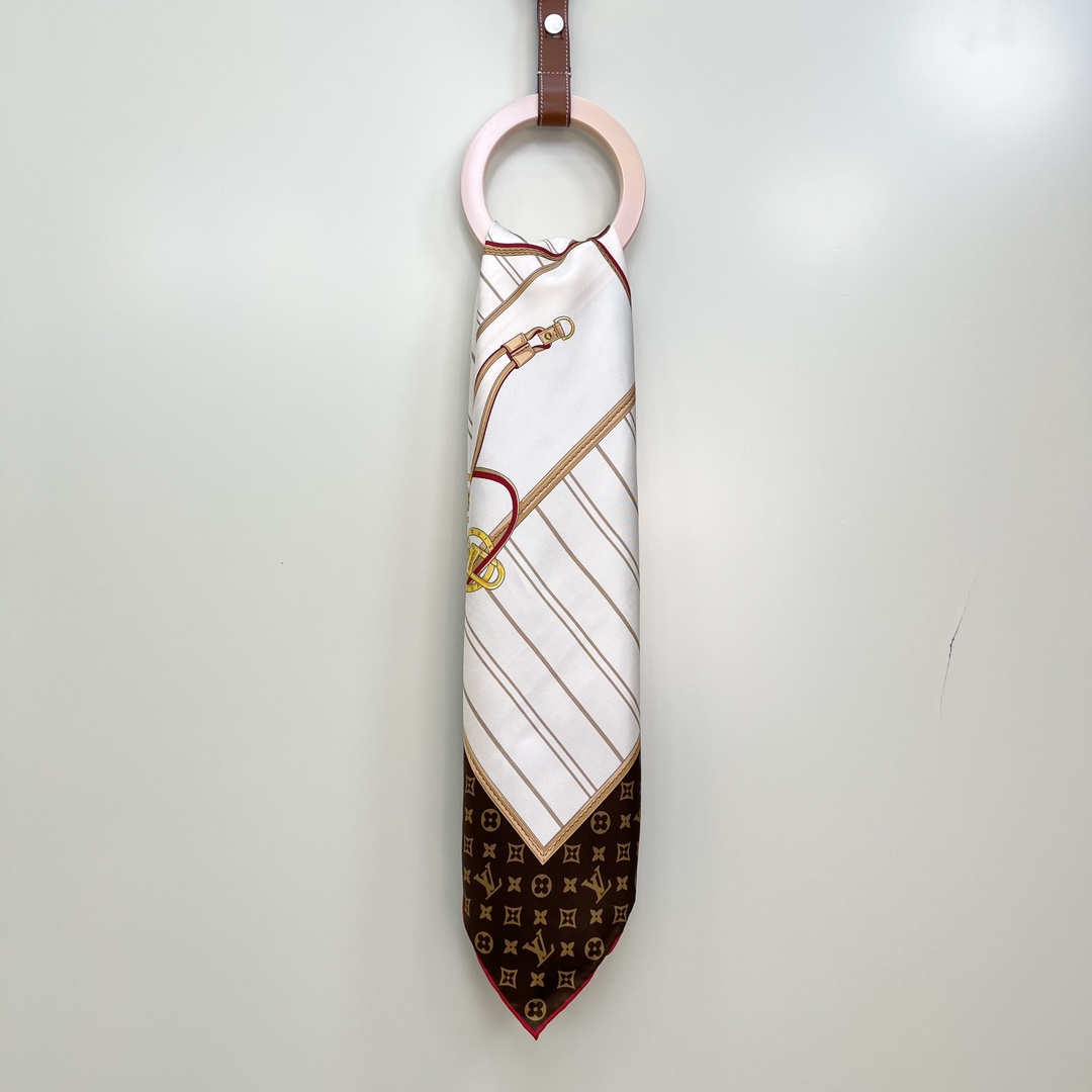 LOUIS VUITTON Женский платок из шёлка LOUIS VUITTON Женский платок из шёлка