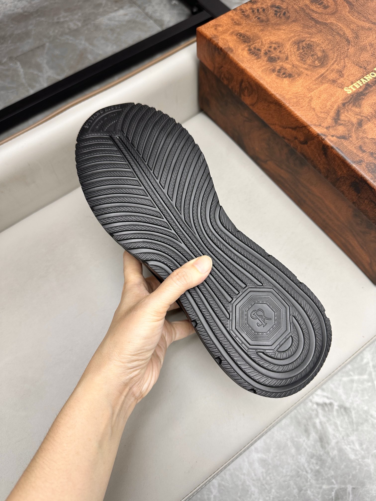 STEFANO RICCI Мужские кроссовки с крокодиловой отделкой STEFANO RICCI Мужские кроссовки с крокодиловой отделкой