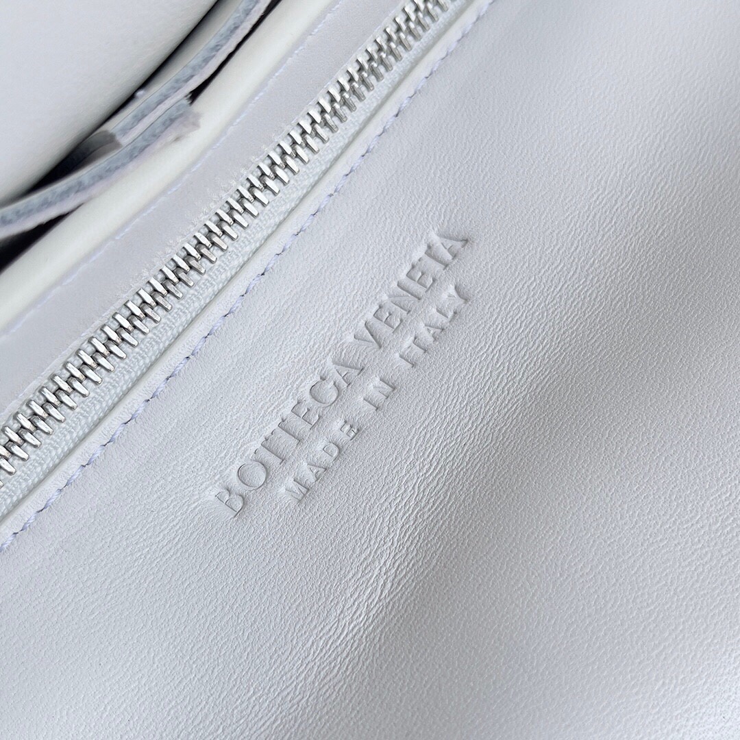 BOTTEGA VENETA Сумка Cassette BOTTEGA VENETA Сумка Cassette