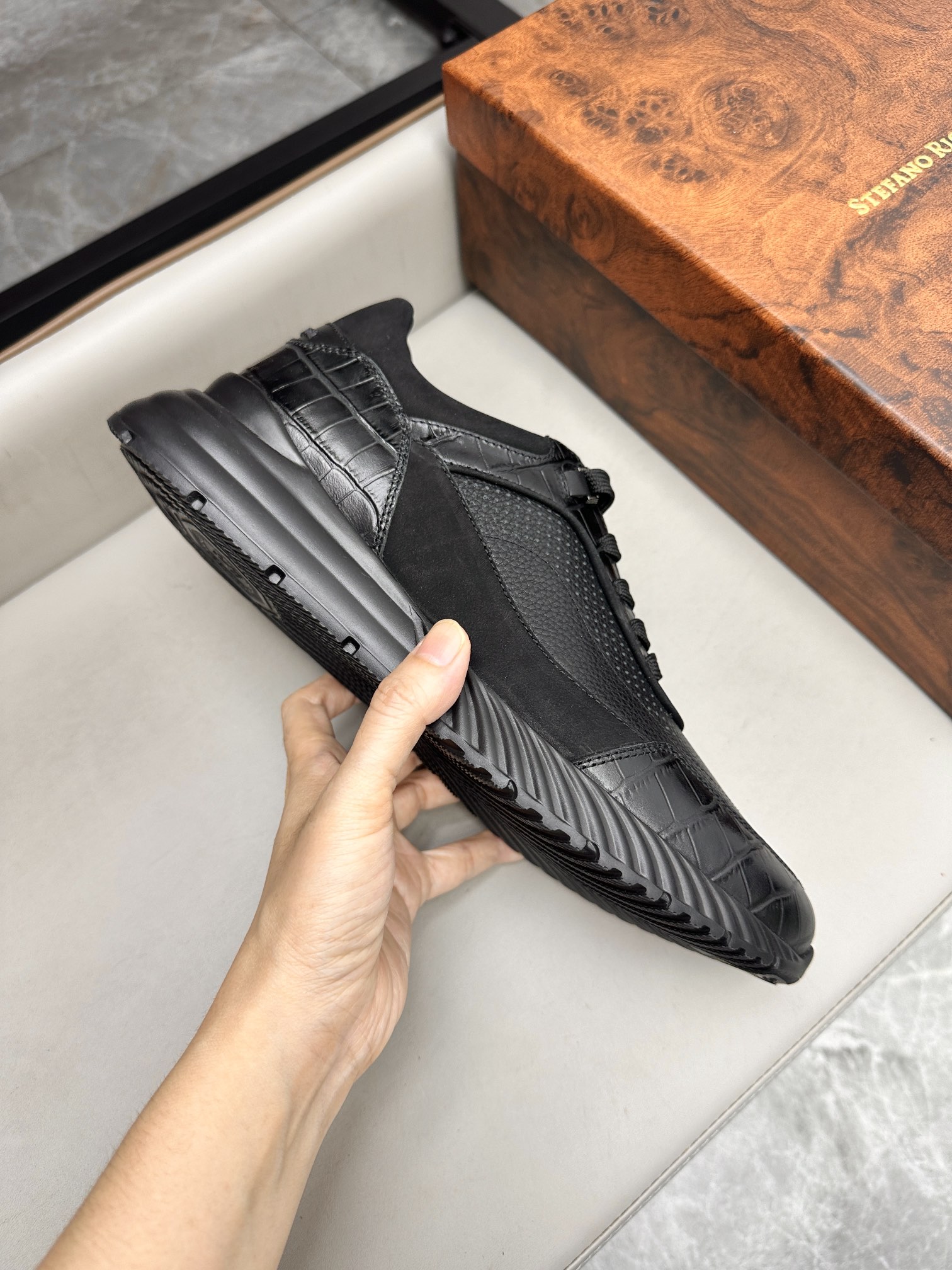 STEFANO RICCI Мужские кроссовки с крокодиловой отделкой STEFANO RICCI Мужские кроссовки с крокодиловой отделкой