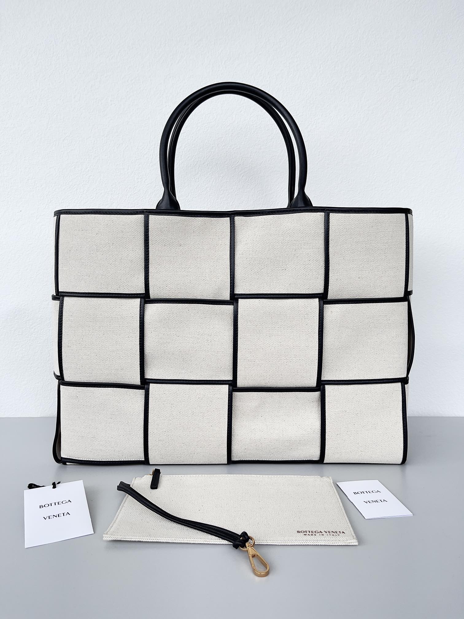 BOTTEGA VENETA Сумка Arco Tote Medium BOTTEGA VENETA Сумка Arco Tote Medium