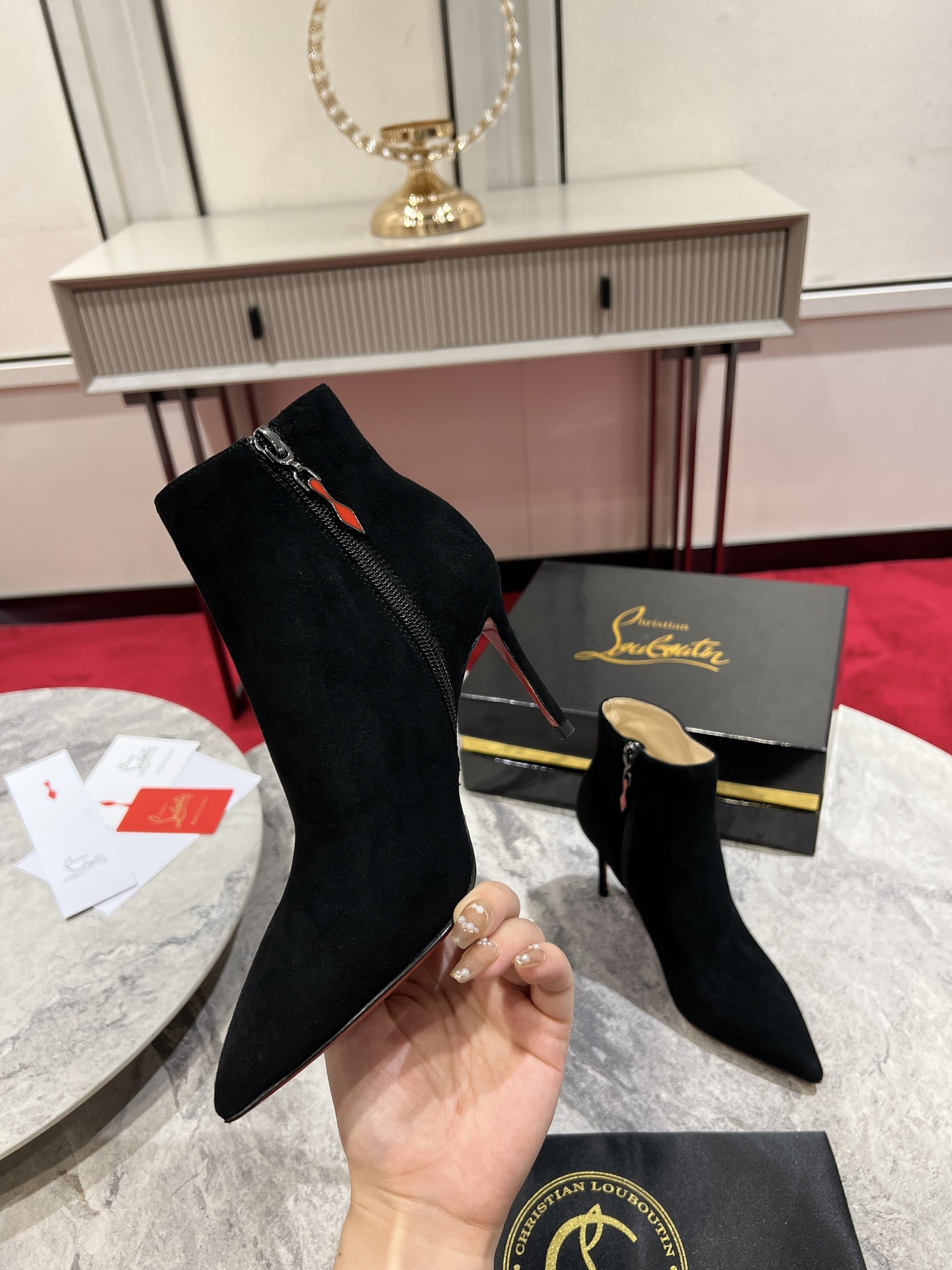 CHRISTIAN LOUBOUTIN Женские ботильоны CHRISTIAN LOUBOUTIN Женские ботильоны