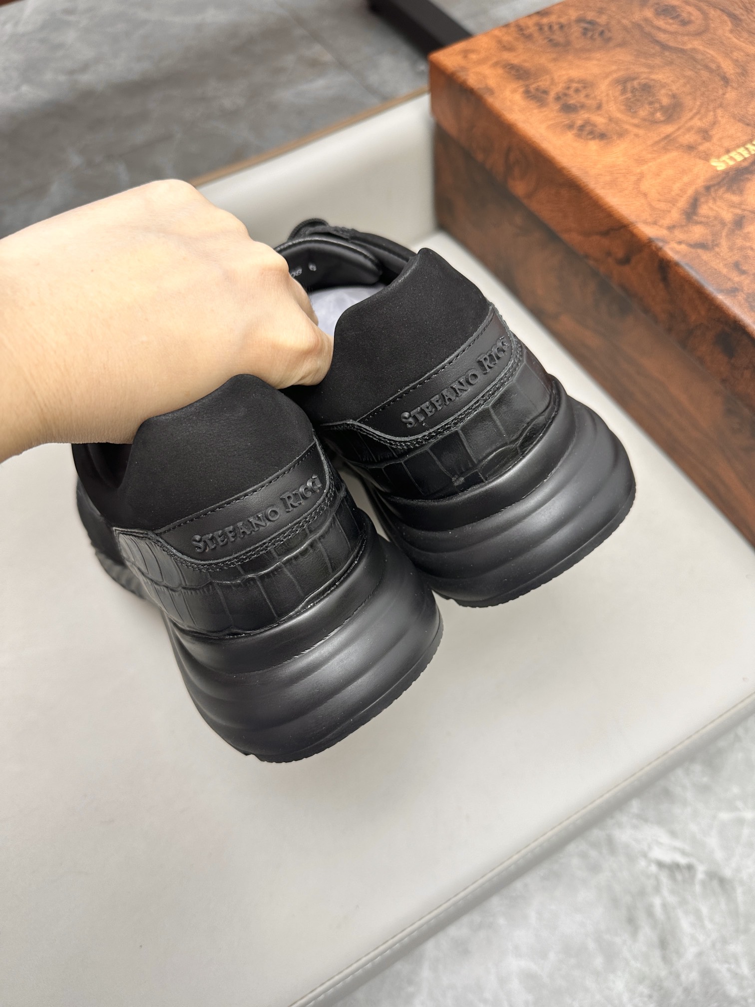 STEFANO RICCI Мужские кроссовки с крокодиловой отделкой STEFANO RICCI Мужские кроссовки с крокодиловой отделкой