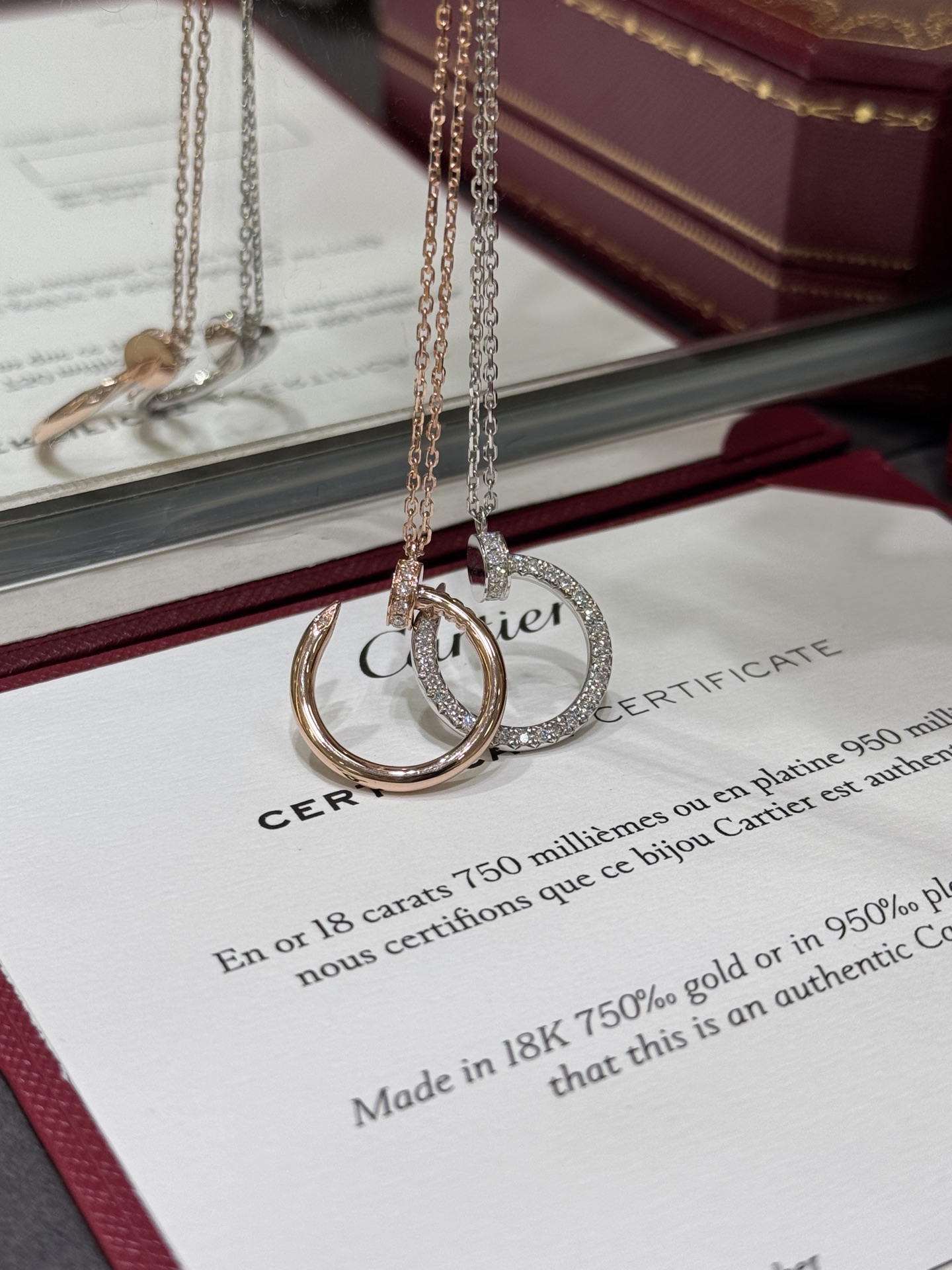 CARTIER Колье Juste un Clou белое золото и бриллианты CARTIER Колье Juste un Clou белое золото и бриллианты